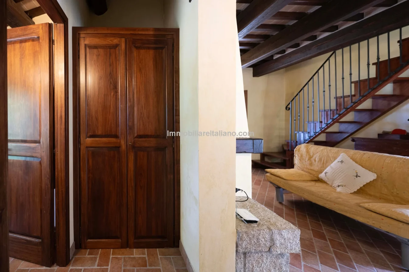 Umbria Villa with Expansive Gardens and Pool Near Umbertide - View image 26 of 56