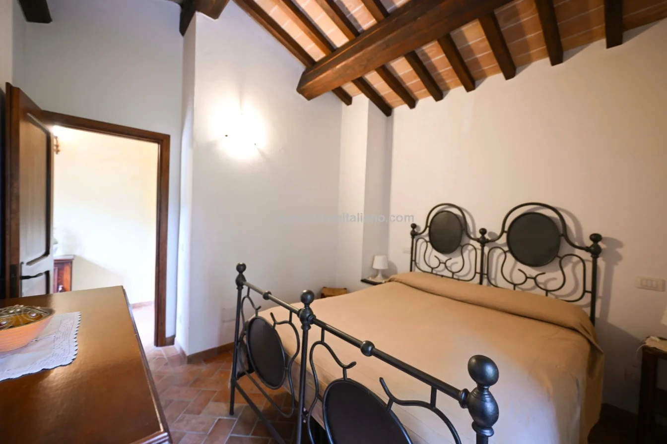 Umbria Villa with Expansive Gardens and Pool Near Umbertide - View image 33 of 56