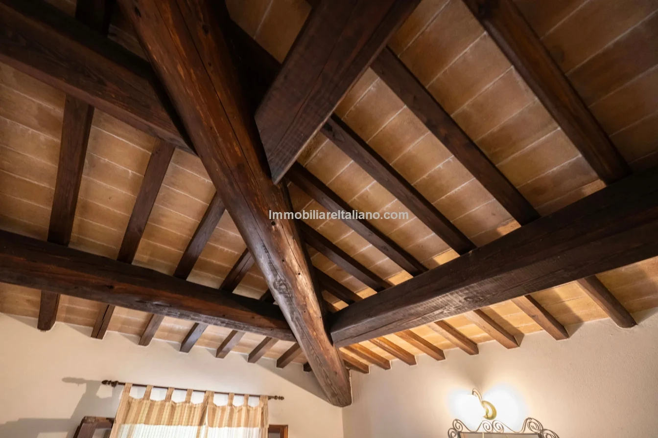 Umbria Villa with Expansive Gardens and Pool Near Umbertide - View image 34 of 56