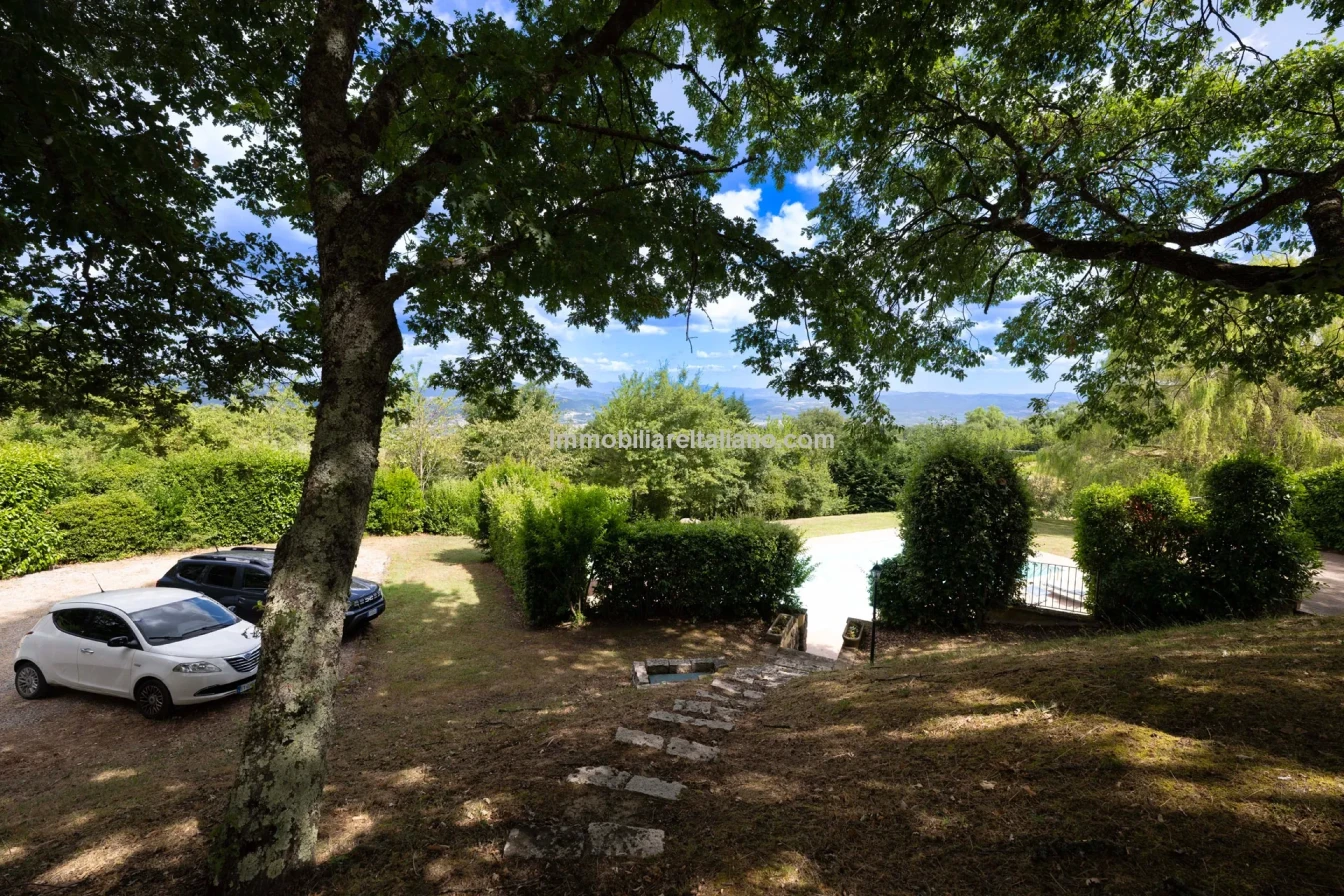 Umbria Villa with Expansive Gardens and Pool Near Umbertide - View image 44 of 56