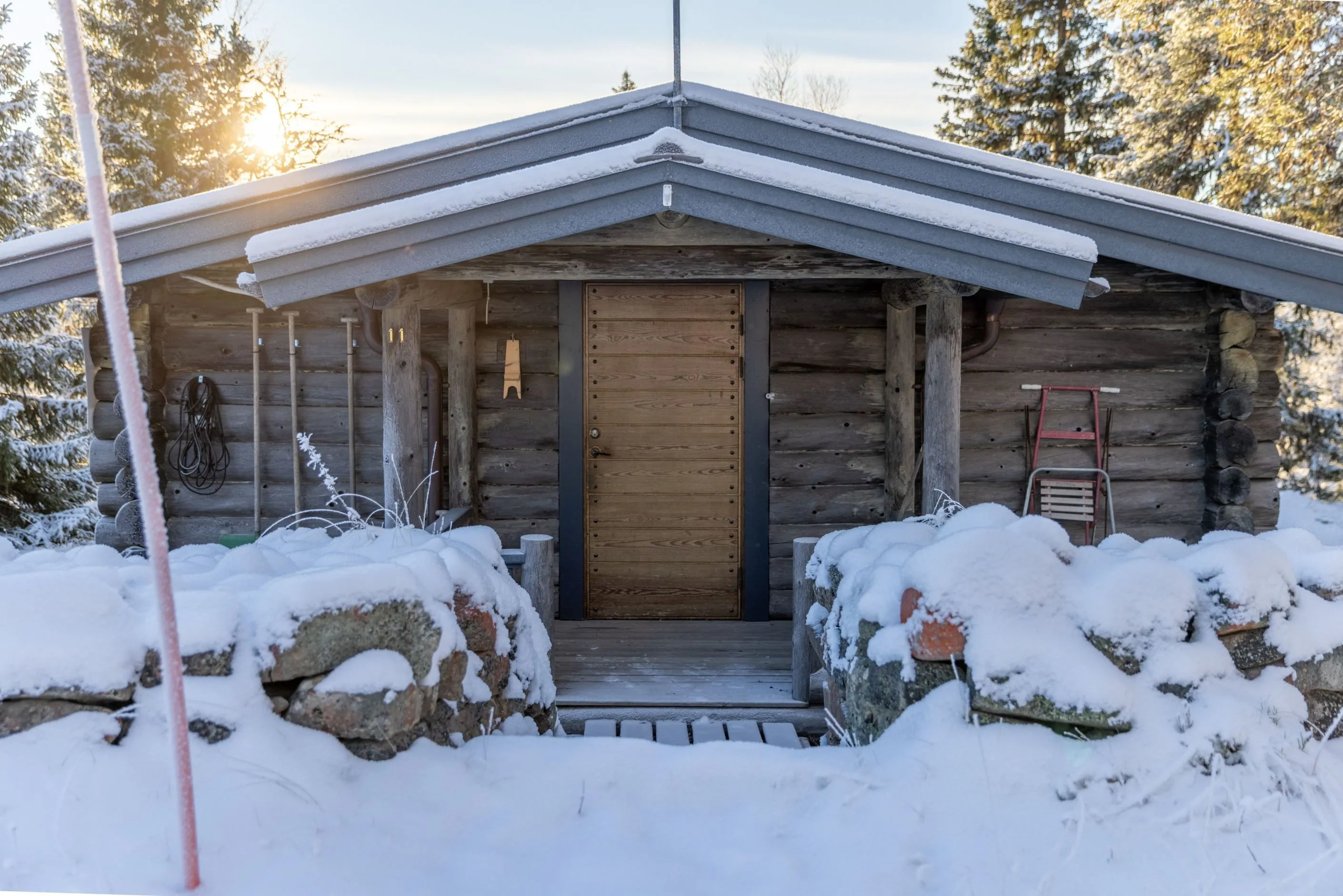 1970s Three-Bedroom House with Spacious Garden in Lofsdalen, Sweden - Image 4