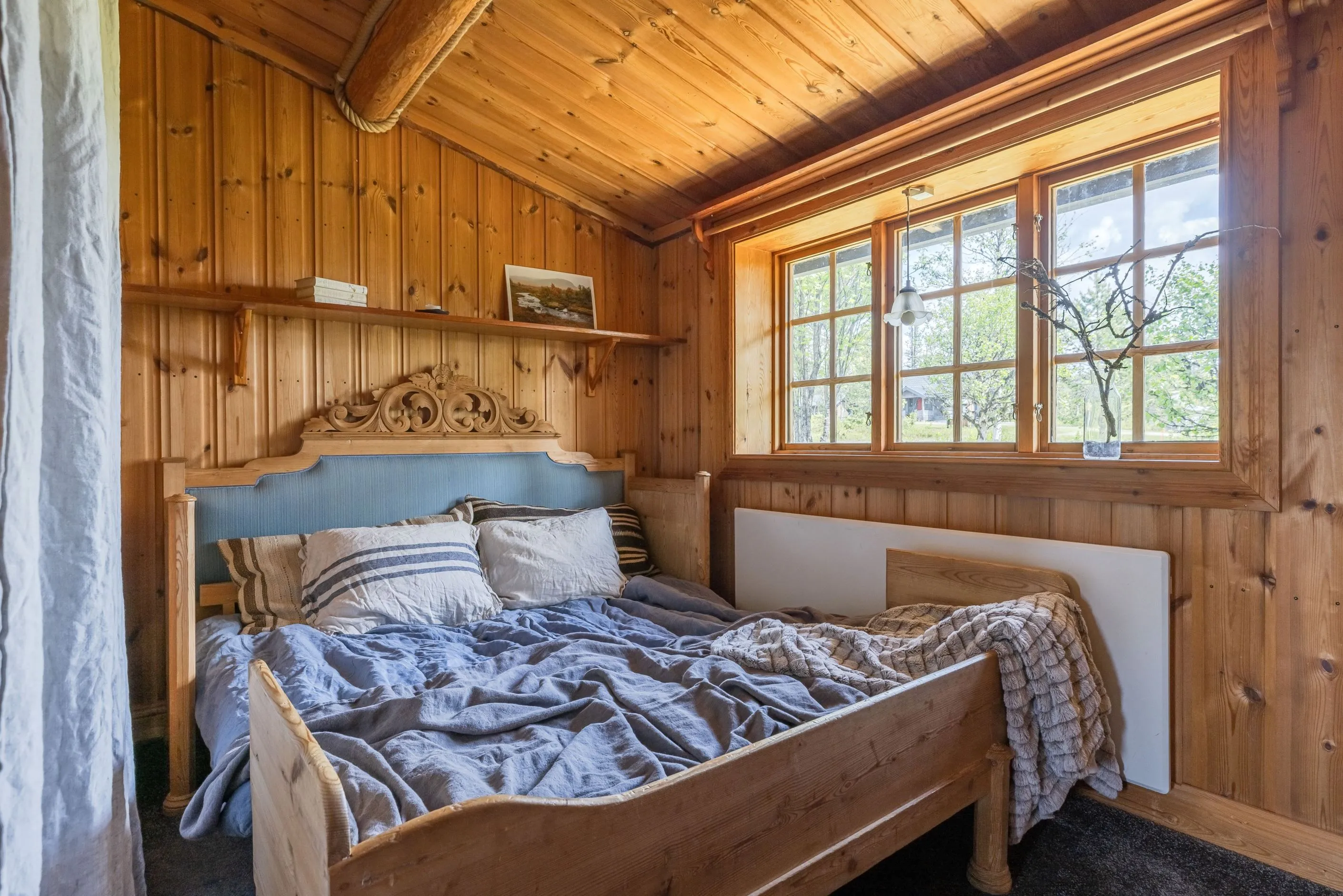 1970s Three-Bedroom House with Spacious Garden in Lofsdalen, Sweden - View image 19 of 42