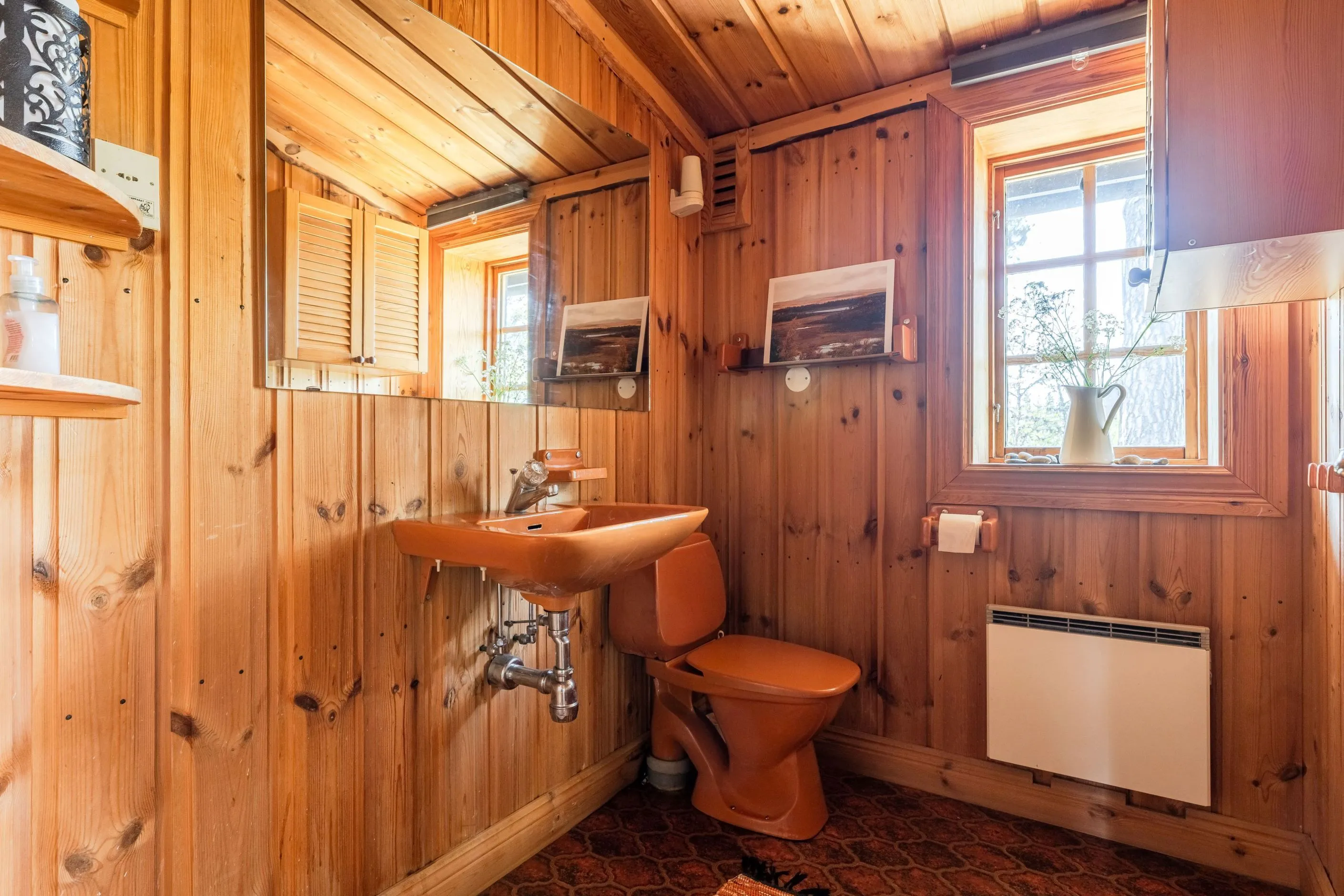 1970s Three-Bedroom House with Spacious Garden in Lofsdalen, Sweden - View image 25 of 42