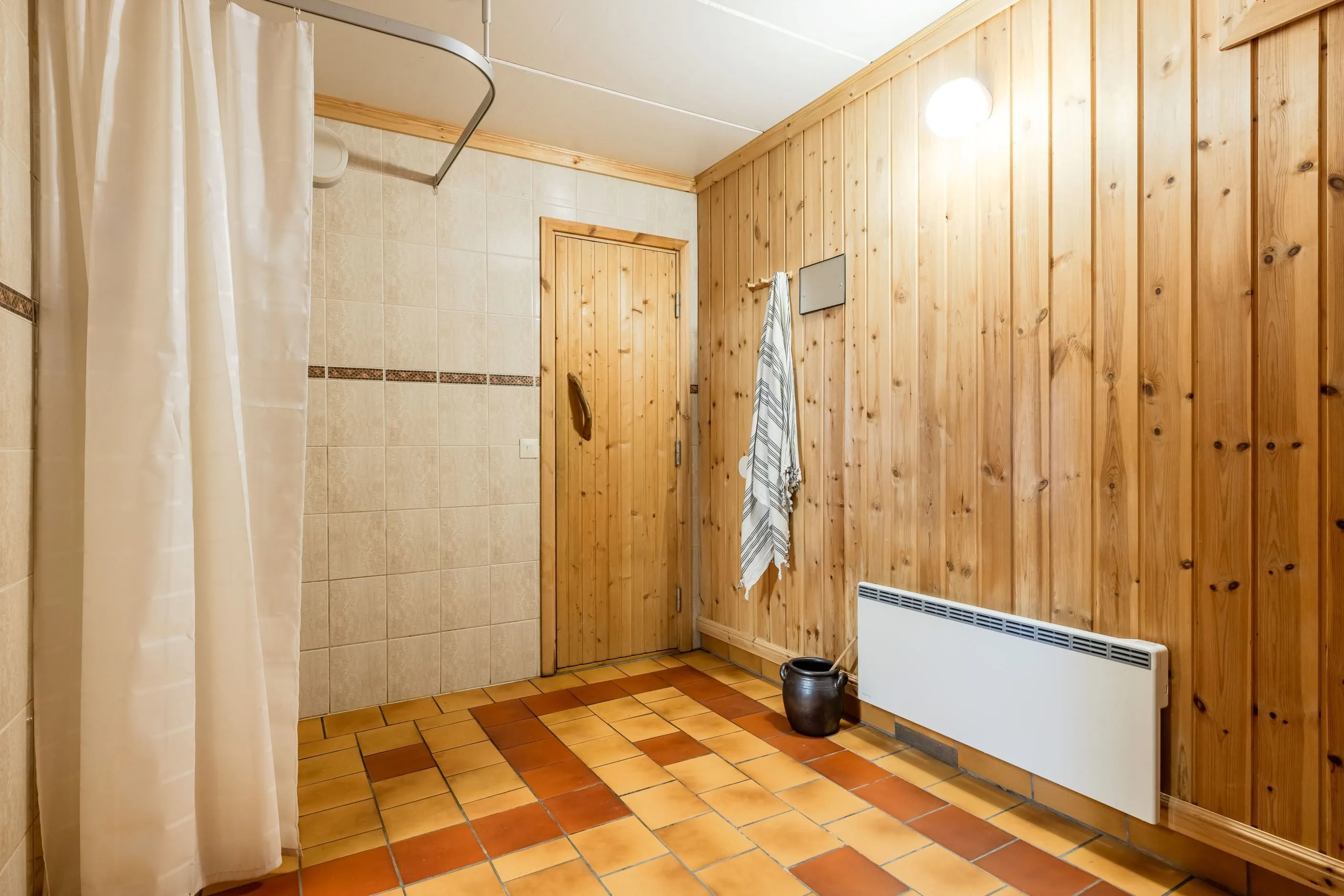 1970s Three-Bedroom House with Spacious Garden in Lofsdalen, Sweden - View image 31 of 42