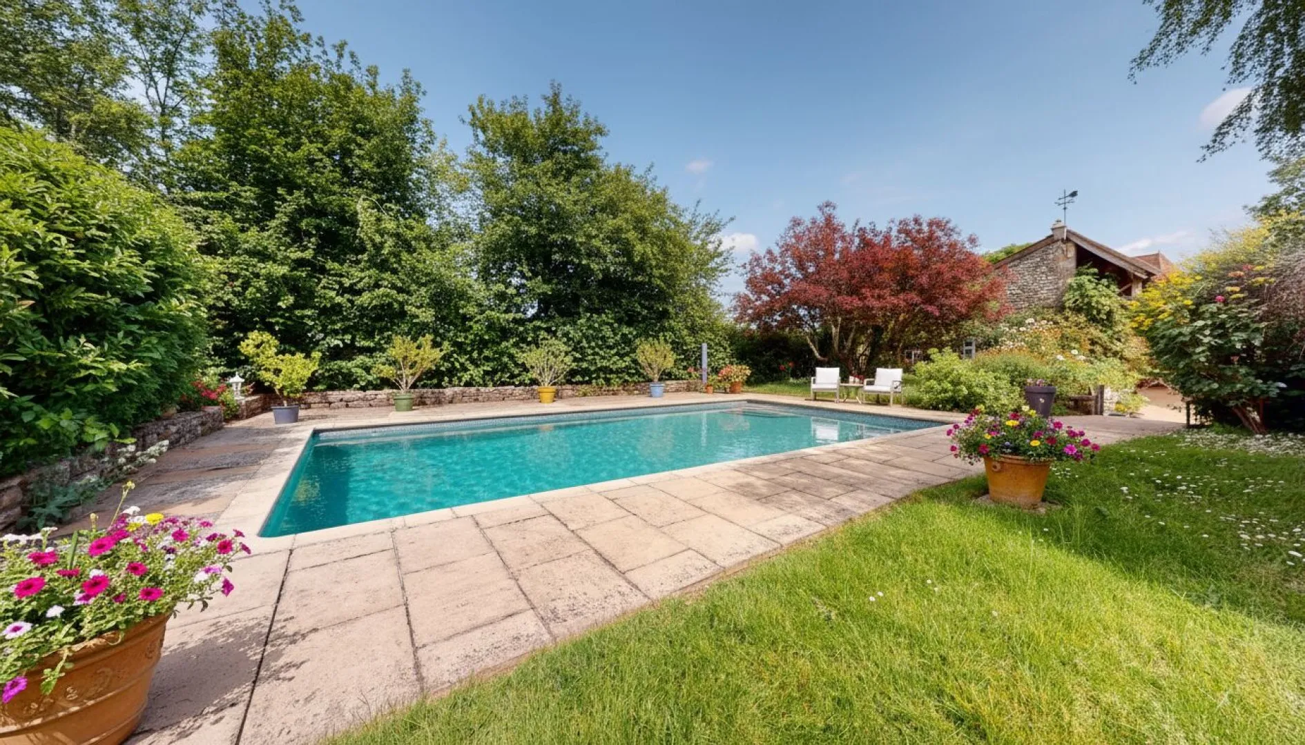 Stone House with Garden and Pool in Montignac's Historic Village - Image 4