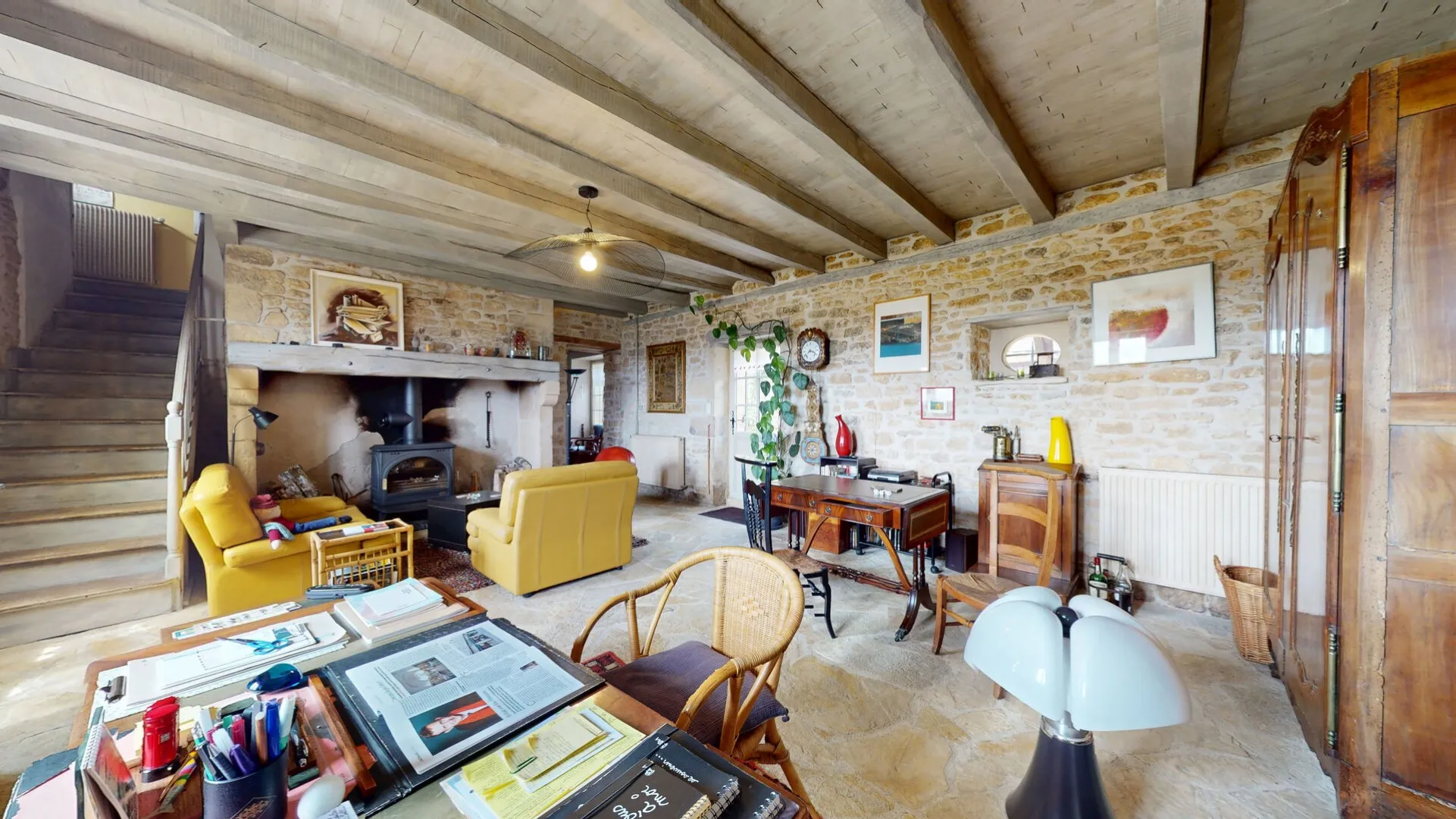 Stone House with Garden and Pool in Montignac's Historic Village - Image 5