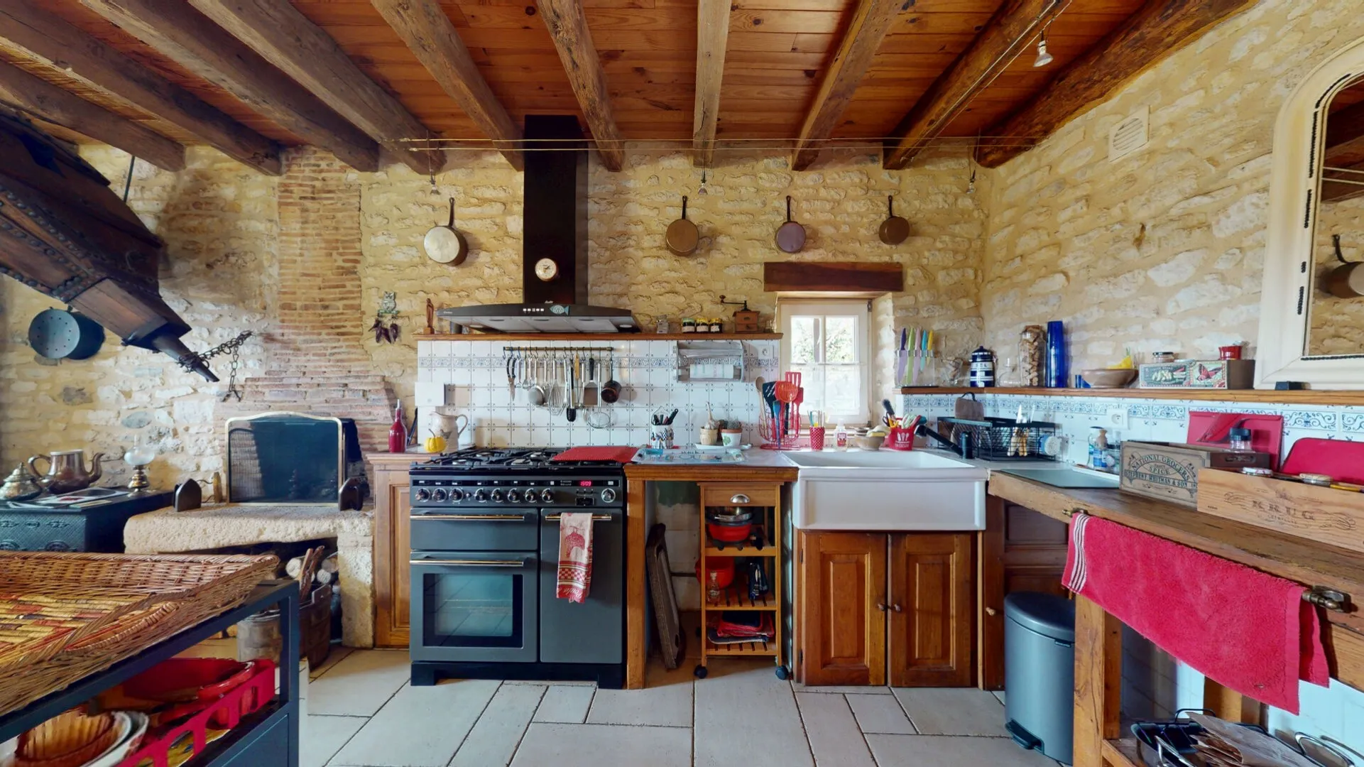 Stone House with Garden and Pool in Montignac's Historic Village - View image 7 of 30