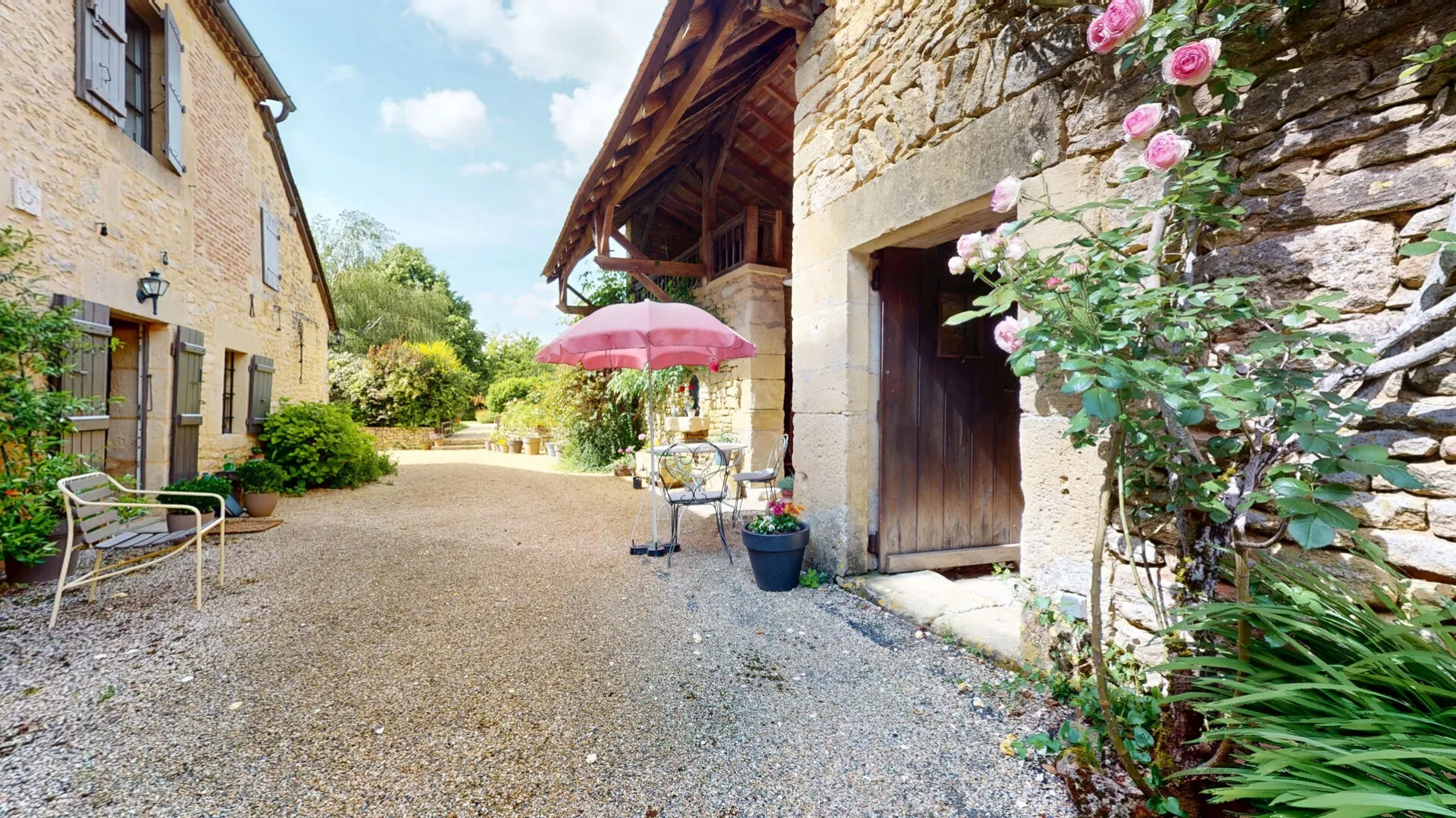 Stone House with Garden and Pool in Montignac's Historic Village - View image 25 of 30
