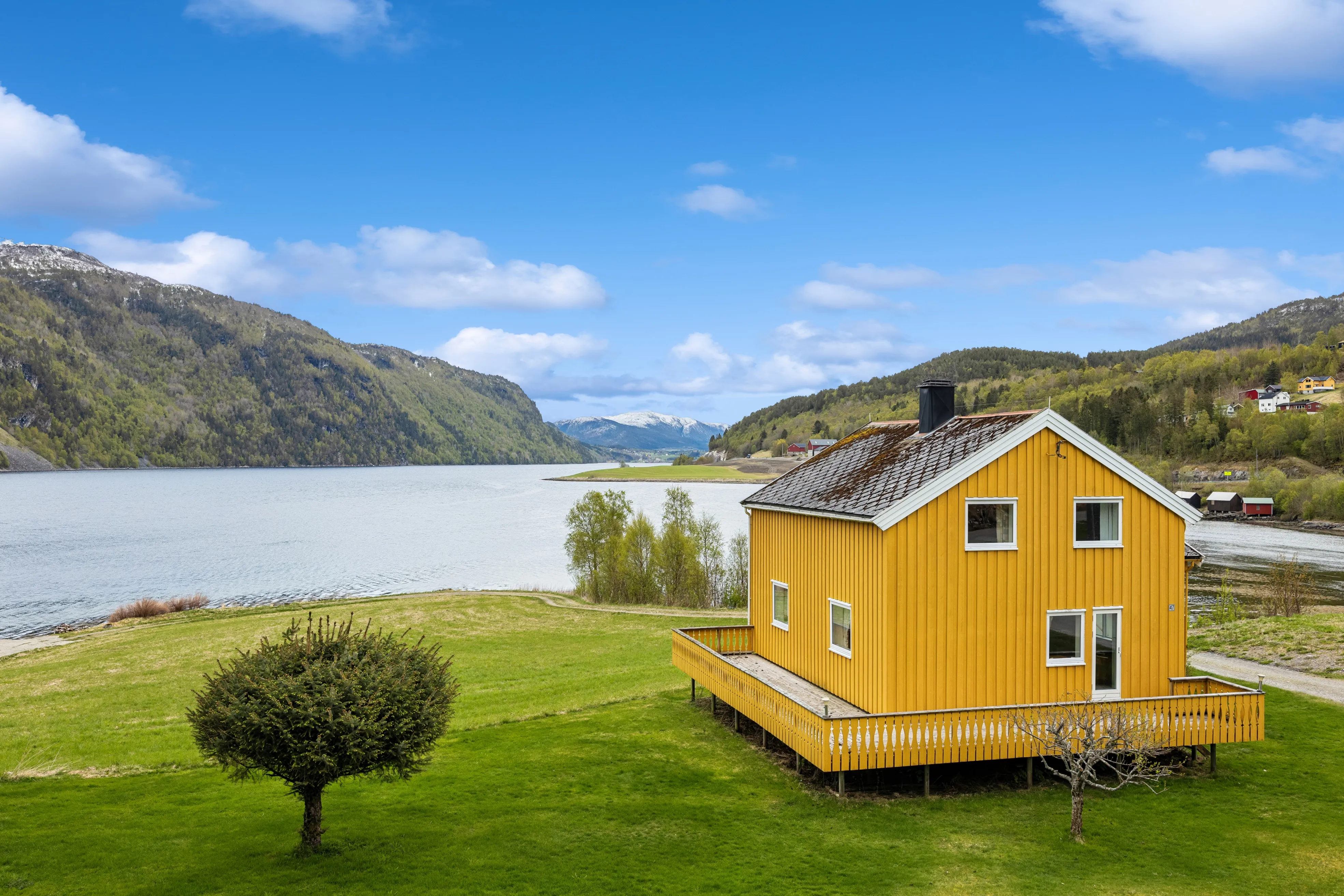 1950s Coastal House with Private Boathouse in Vinjeøra, Norway - Image 1