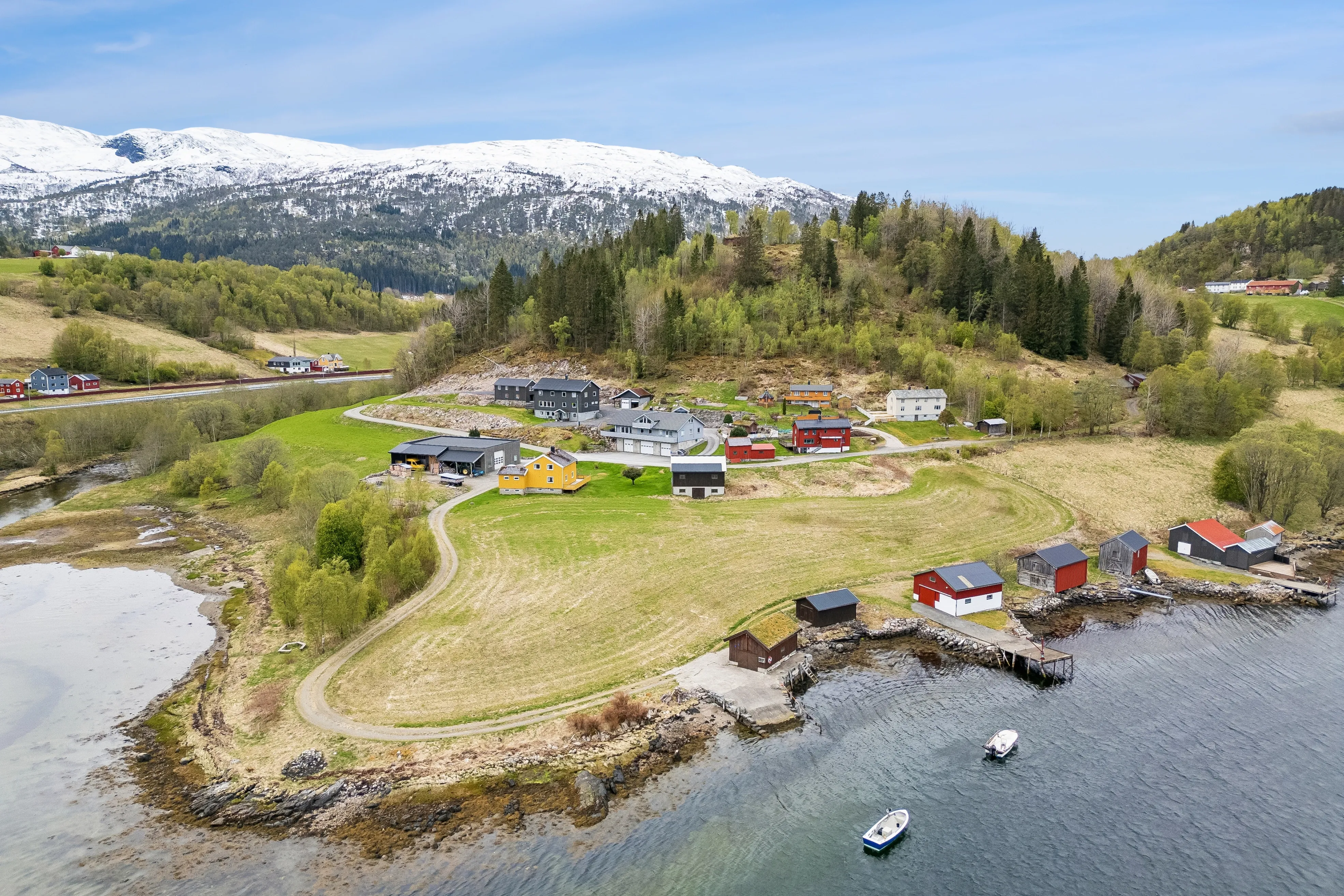 1950s Coastal House with Private Boathouse in Vinjeøra, Norway - Image 5