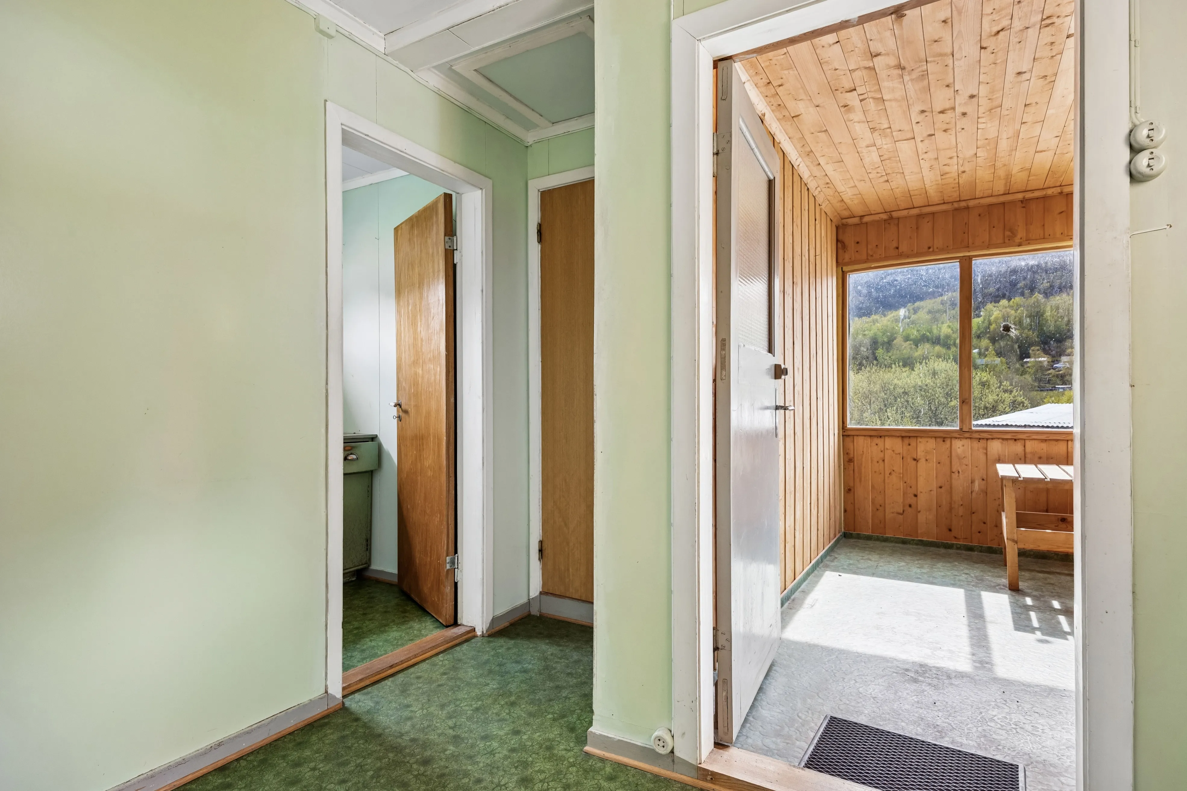 1950s Coastal House with Private Boathouse in Vinjeøra, Norway - View image 10 of 42