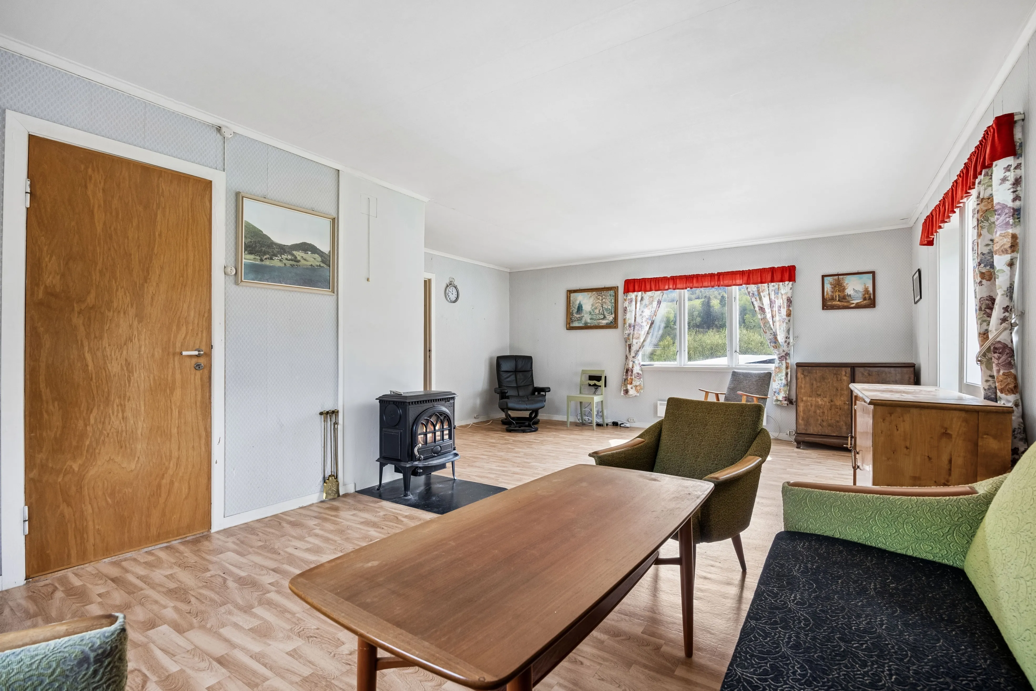 1950s Coastal House with Private Boathouse in Vinjeøra, Norway - View image 15 of 42