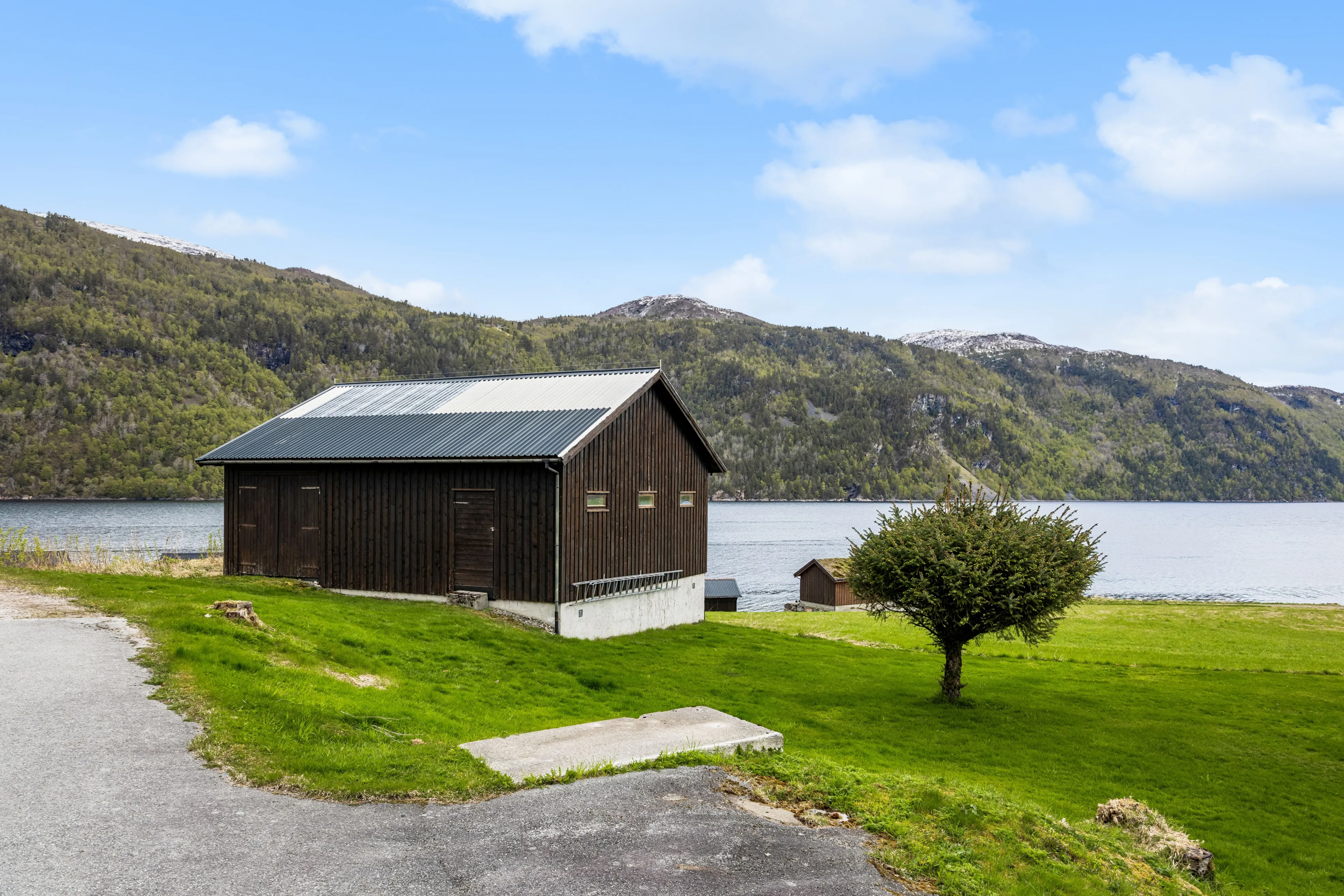 1950s Coastal House with Private Boathouse in Vinjeøra, Norway - View image 31 of 42