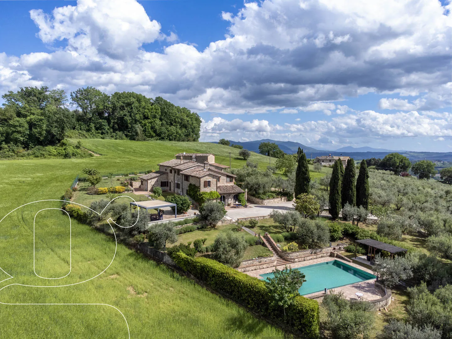 Modern 4-Bed Country House with Pool and Terrace in Scenic Todi, Italy - Image 1