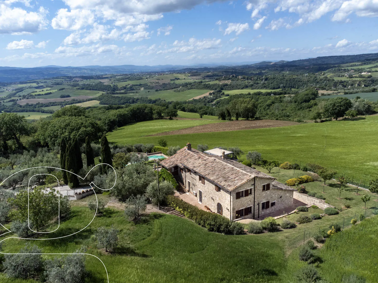 Modern 4-Bed Country House with Pool and Terrace in Scenic Todi, Italy - Image 3