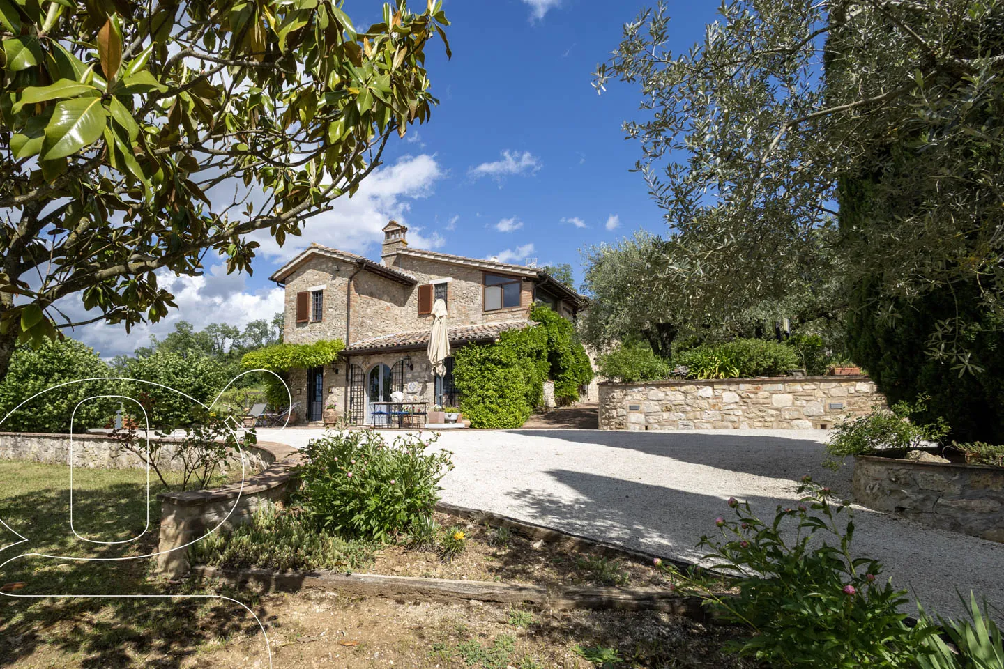 Modern 4-Bed Country House with Pool and Terrace in Scenic Todi, Italy - Image 5
