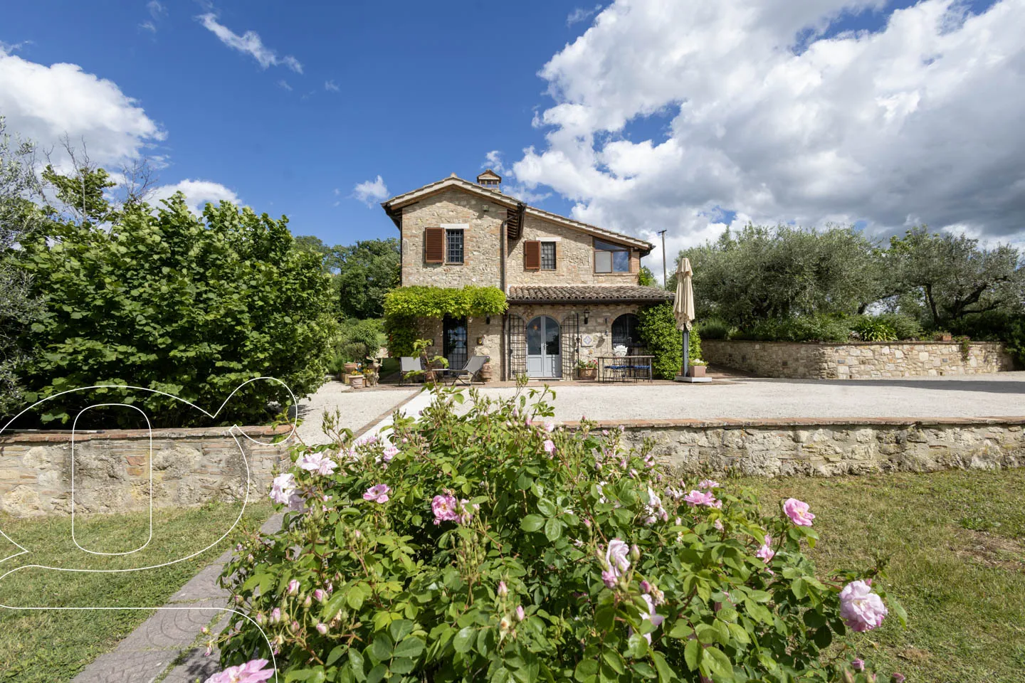 Modern 4-Bed Country House with Pool and Terrace in Scenic Todi, Italy - View image 6 of 63