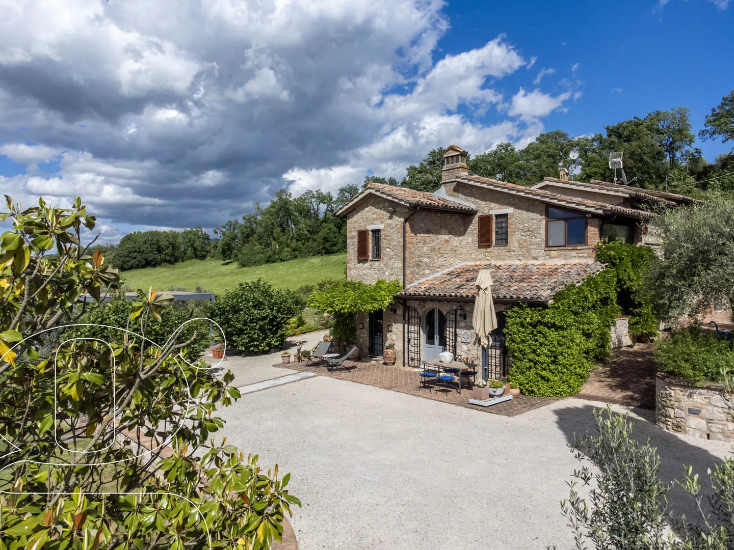 Modern 4-Bed Country House with Pool and Terrace in Scenic Todi, Italy - View image 58 of 63