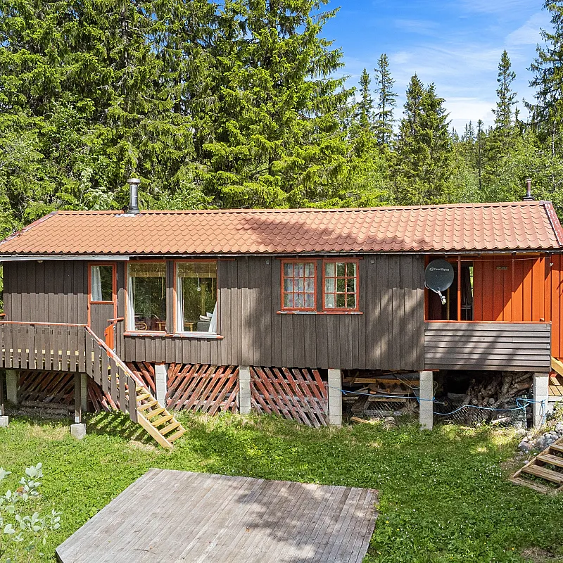 1970s 3-Bedroom Home with Expansive Grounds in Trøndelag, Norway
