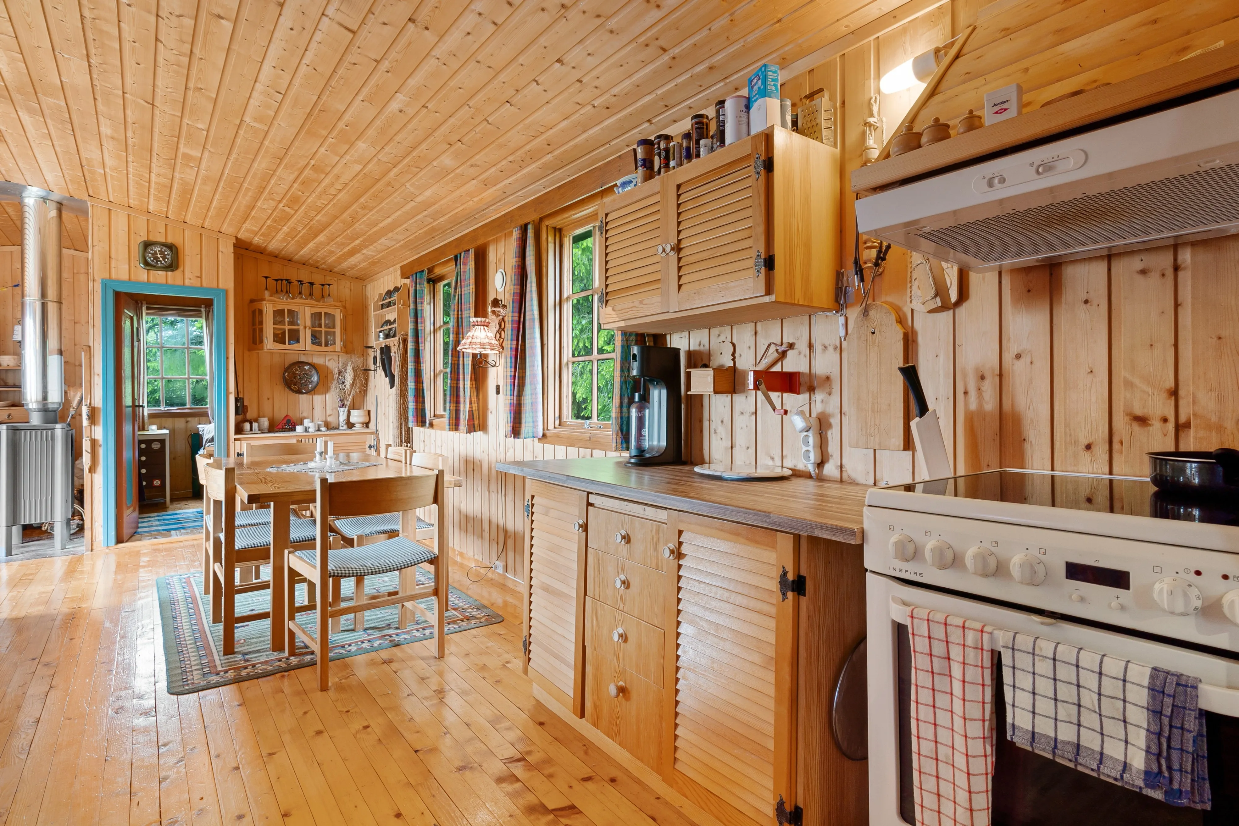 1970s 3-Bedroom Home with Expansive Grounds in Trøndelag, Norway - View image 7 of 24