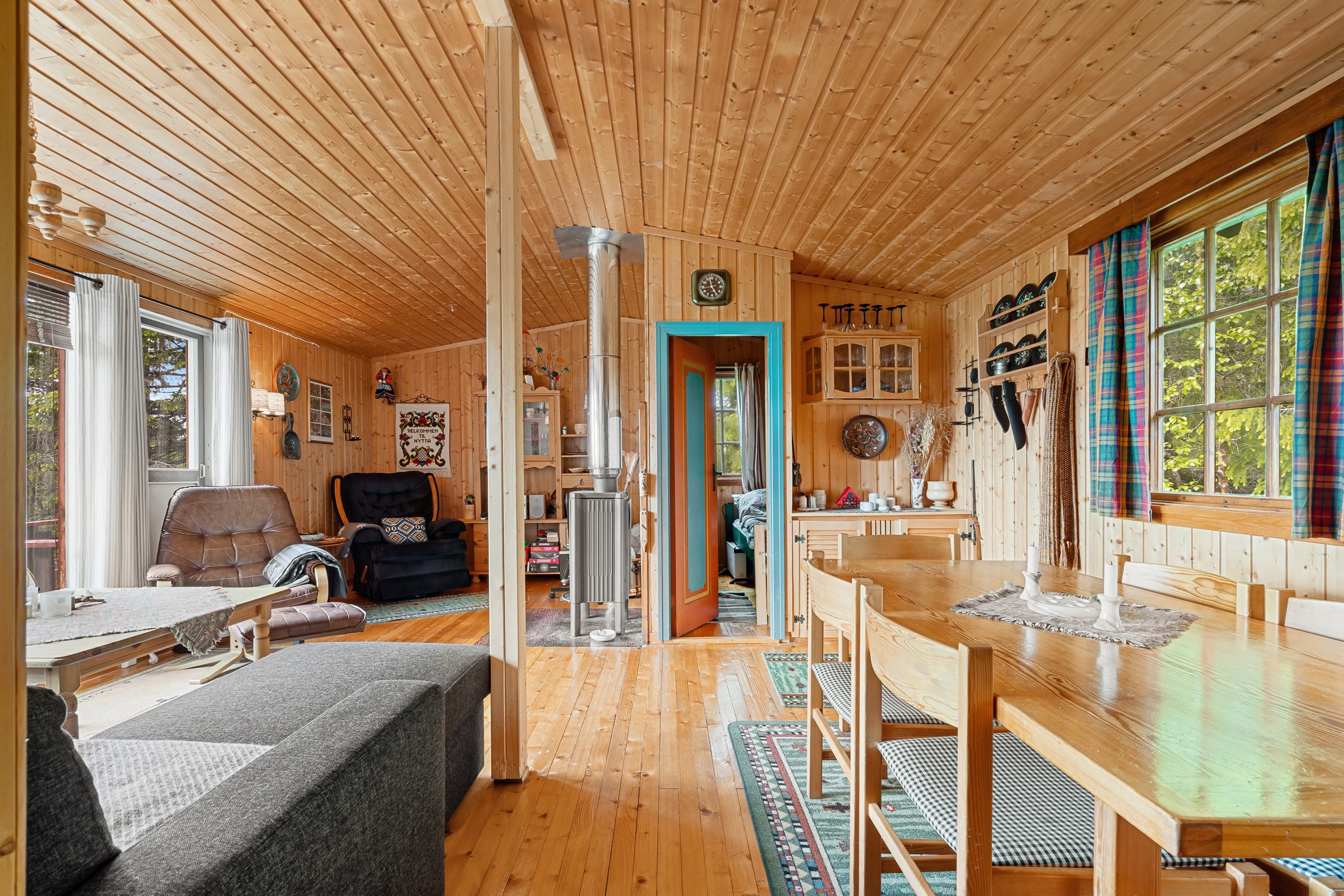 1970s 3-Bedroom Home with Expansive Grounds in Trøndelag, Norway - View image 11 of 24