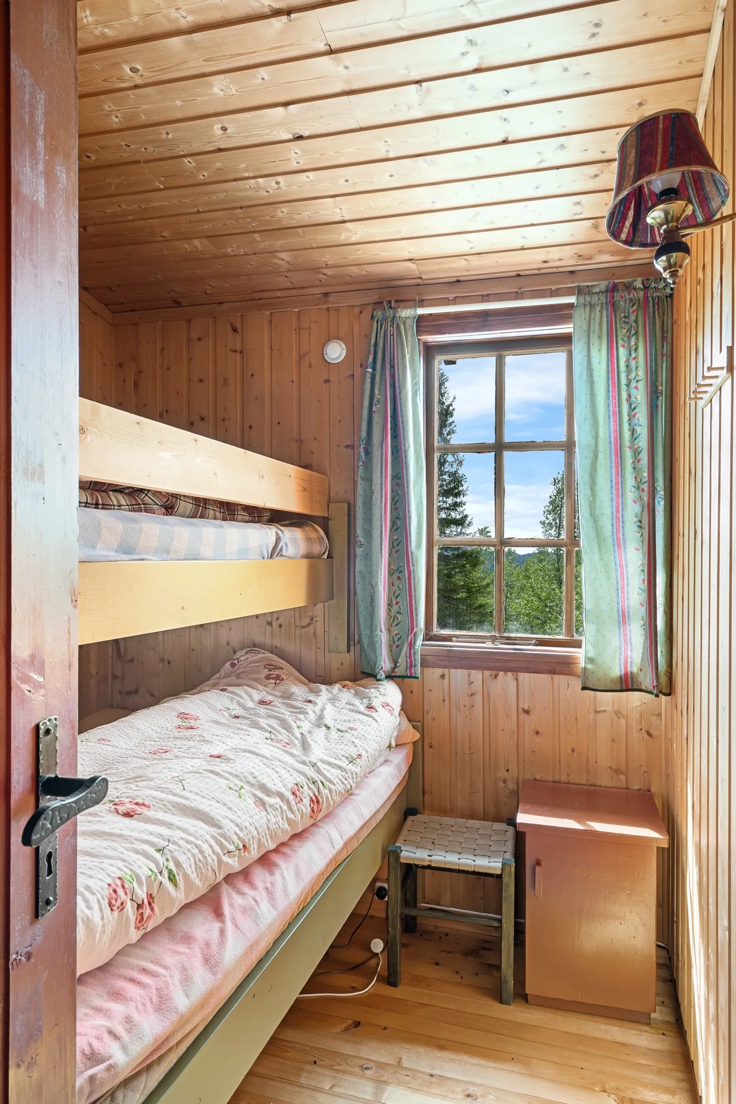 1970s 3-Bedroom Home with Expansive Grounds in Trøndelag, Norway - View image 20 of 24