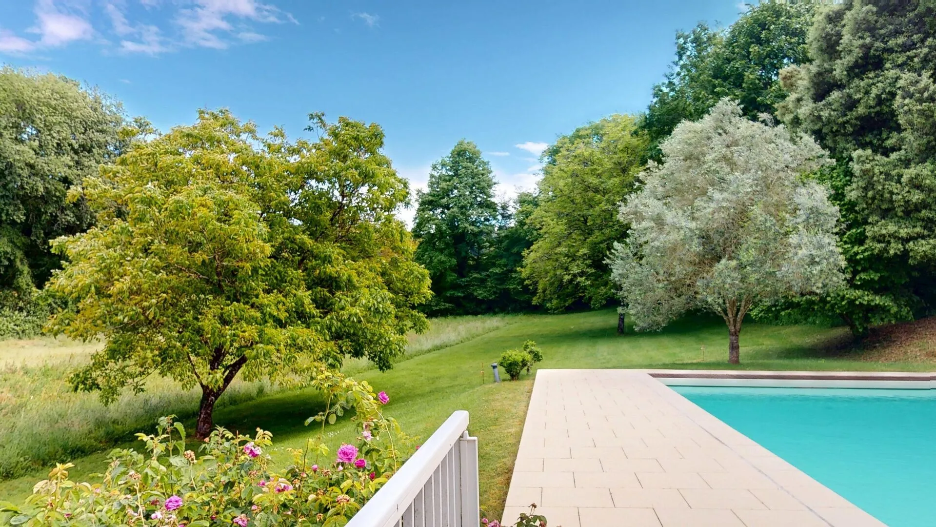 Expansive 5-Bedroom Farmhouse with Pool on 36 Acres near Sarlat, France - Image 3
