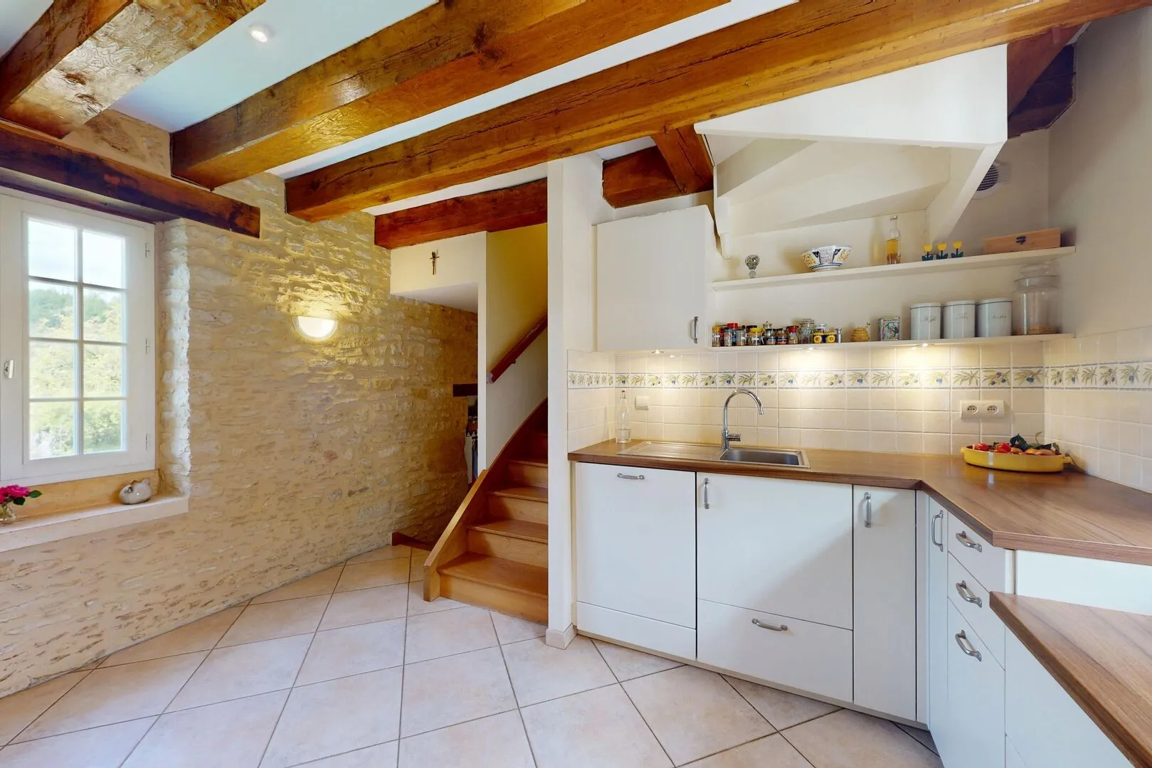 Expansive 5-Bedroom Farmhouse with Pool on 36 Acres near Sarlat, France - View image 9 of 44