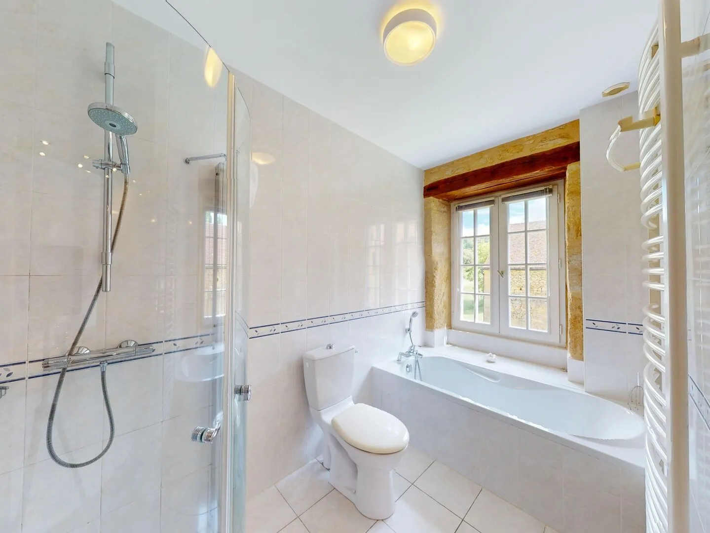 Expansive 5-Bedroom Farmhouse with Pool on 36 Acres near Sarlat, France - View image 23 of 44