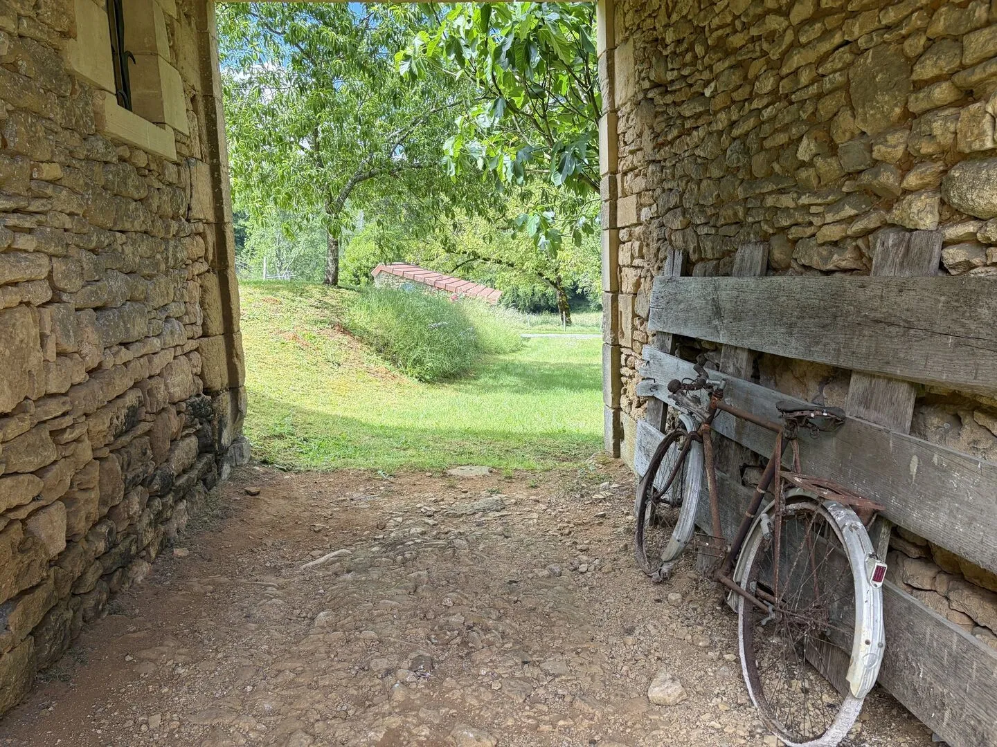 Expansive 5-Bedroom Farmhouse with Pool on 36 Acres near Sarlat, France - View image 41 of 44