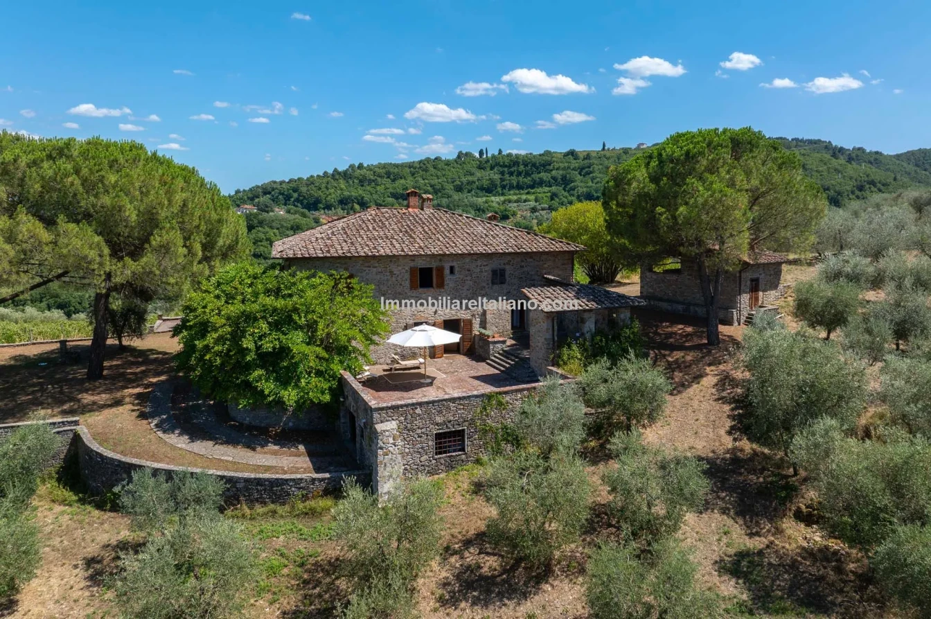 Spacious 5-Bedroom Farmhouse with Dual Living in Bucine, Tuscany - View image 7 of 50