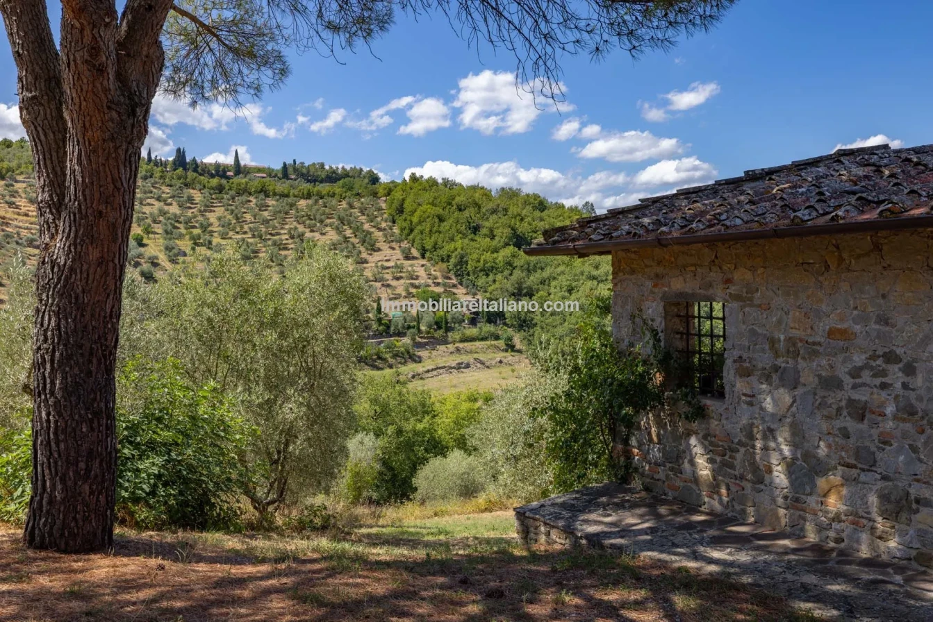 Spacious 5-Bedroom Farmhouse with Dual Living in Bucine, Tuscany - View image 17 of 50