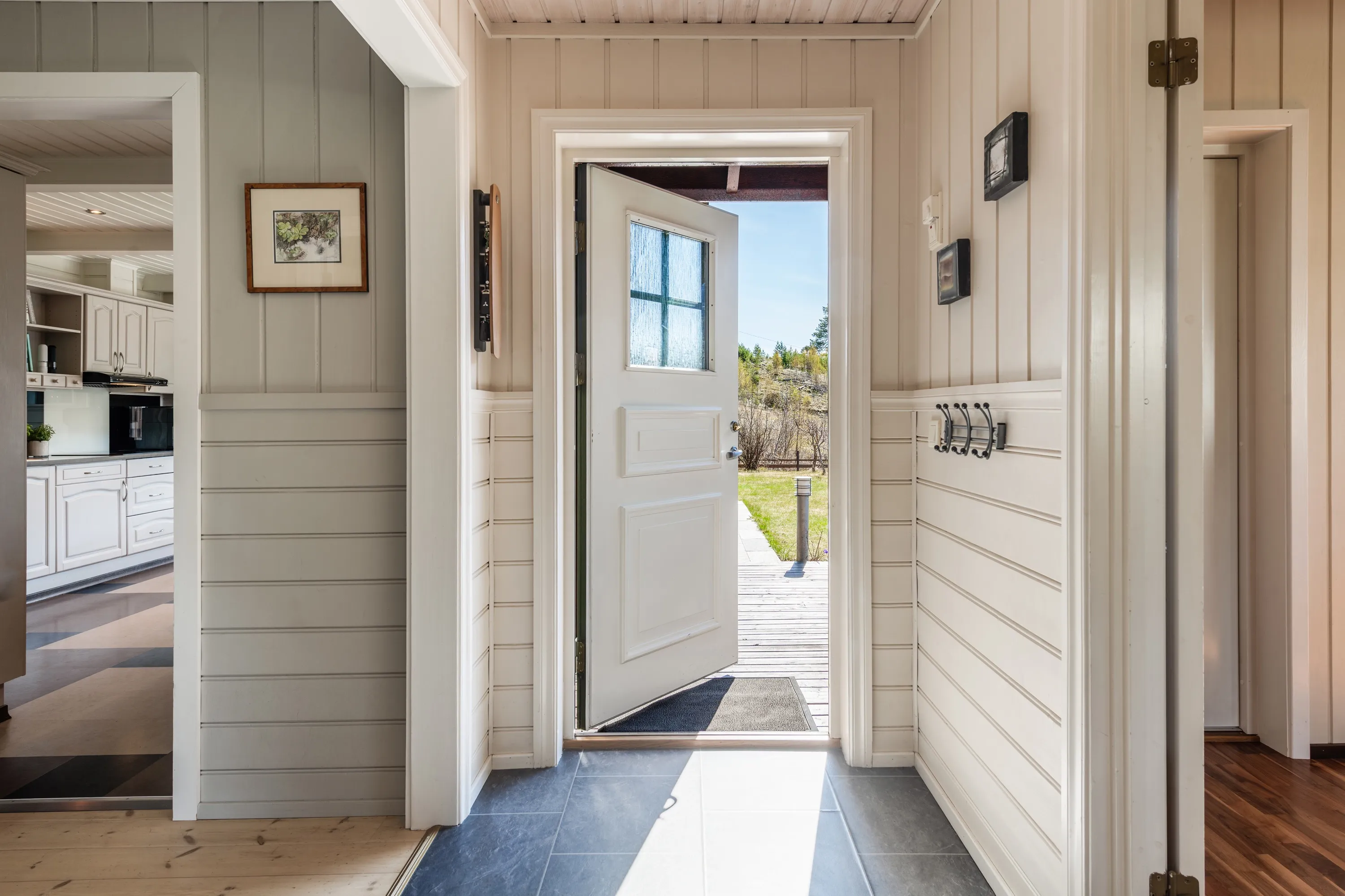 Spacious 8-Bedroom House in Nesbyen with Rental Potential and Expansive Garden - View image 15 of 87