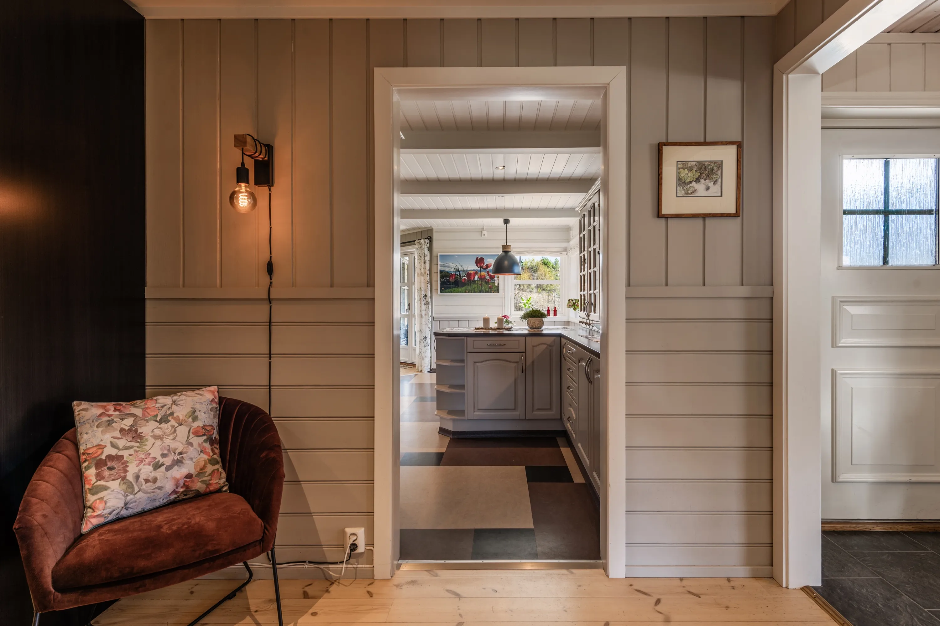 Spacious 8-Bedroom House in Nesbyen with Rental Potential and Expansive Garden - View image 16 of 87