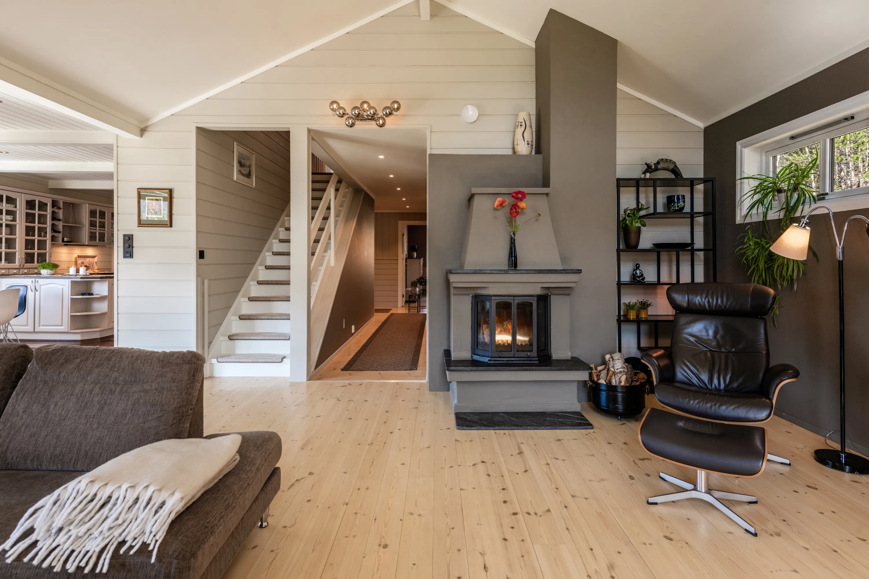 Spacious 8-Bedroom House in Nesbyen with Rental Potential and Expansive Garden - View image 23 of 87