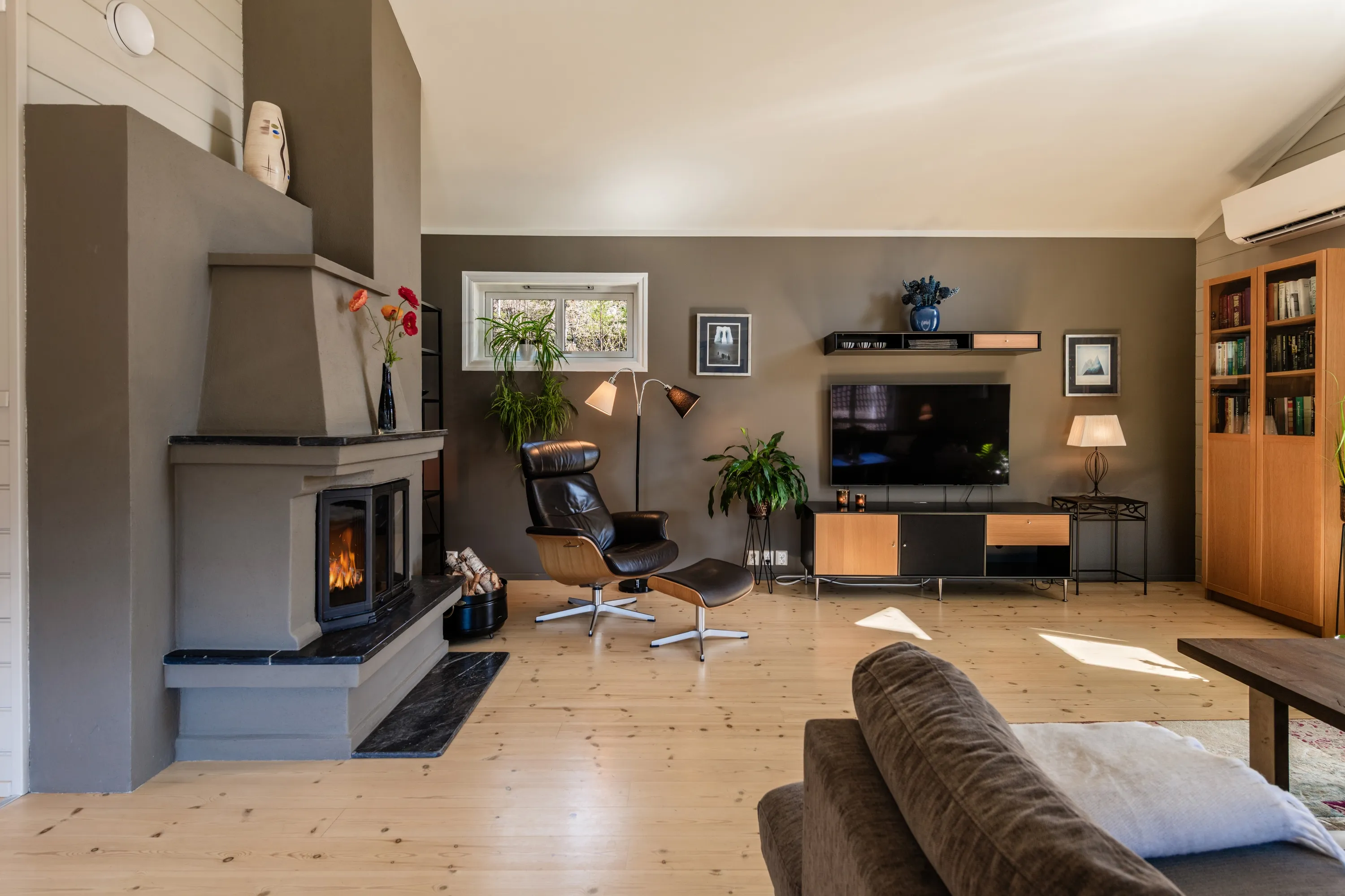 Spacious 8-Bedroom House in Nesbyen with Rental Potential and Expansive Garden - View image 24 of 87
