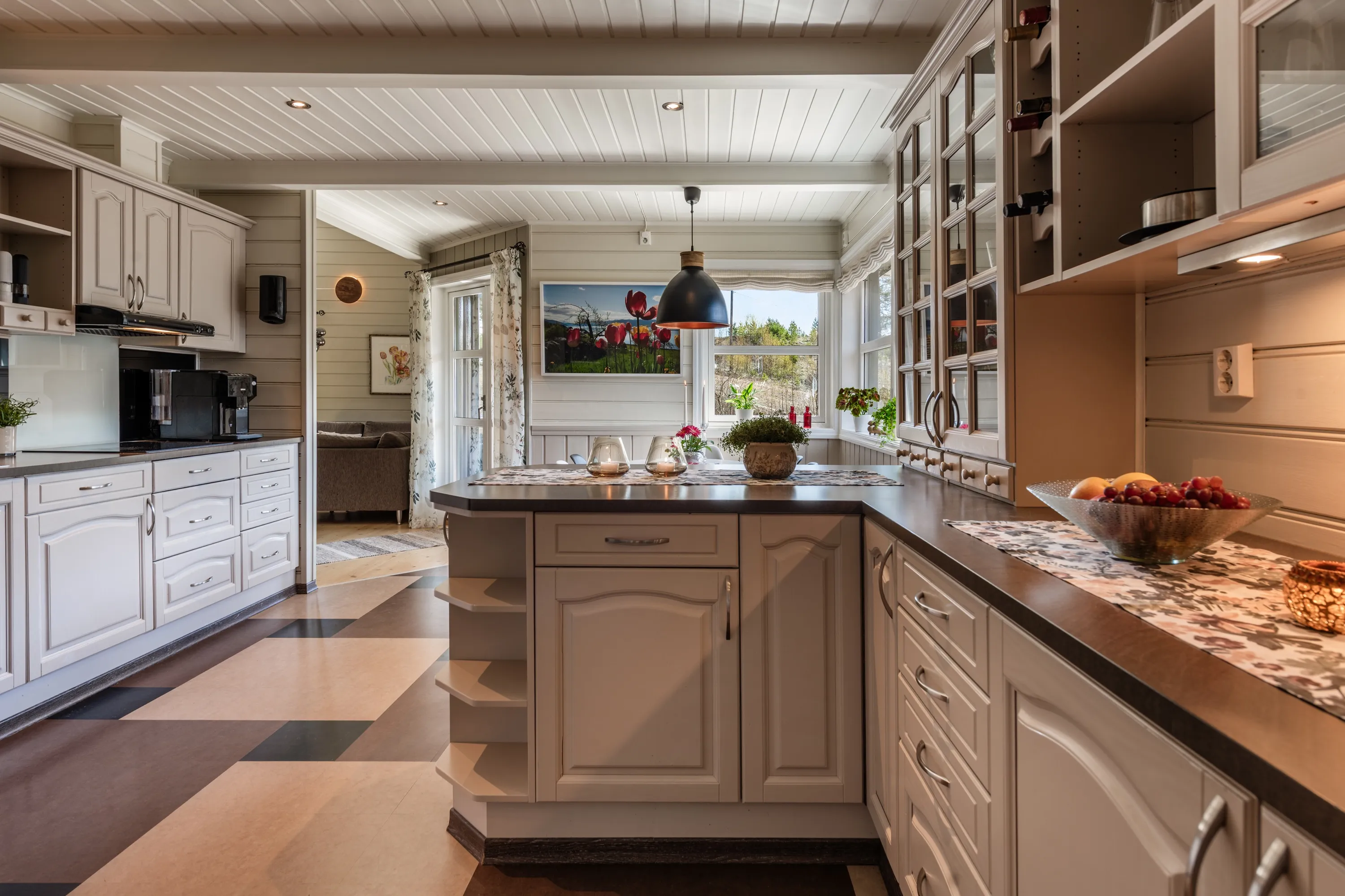 Spacious 8-Bedroom House in Nesbyen with Rental Potential and Expansive Garden - View image 34 of 87