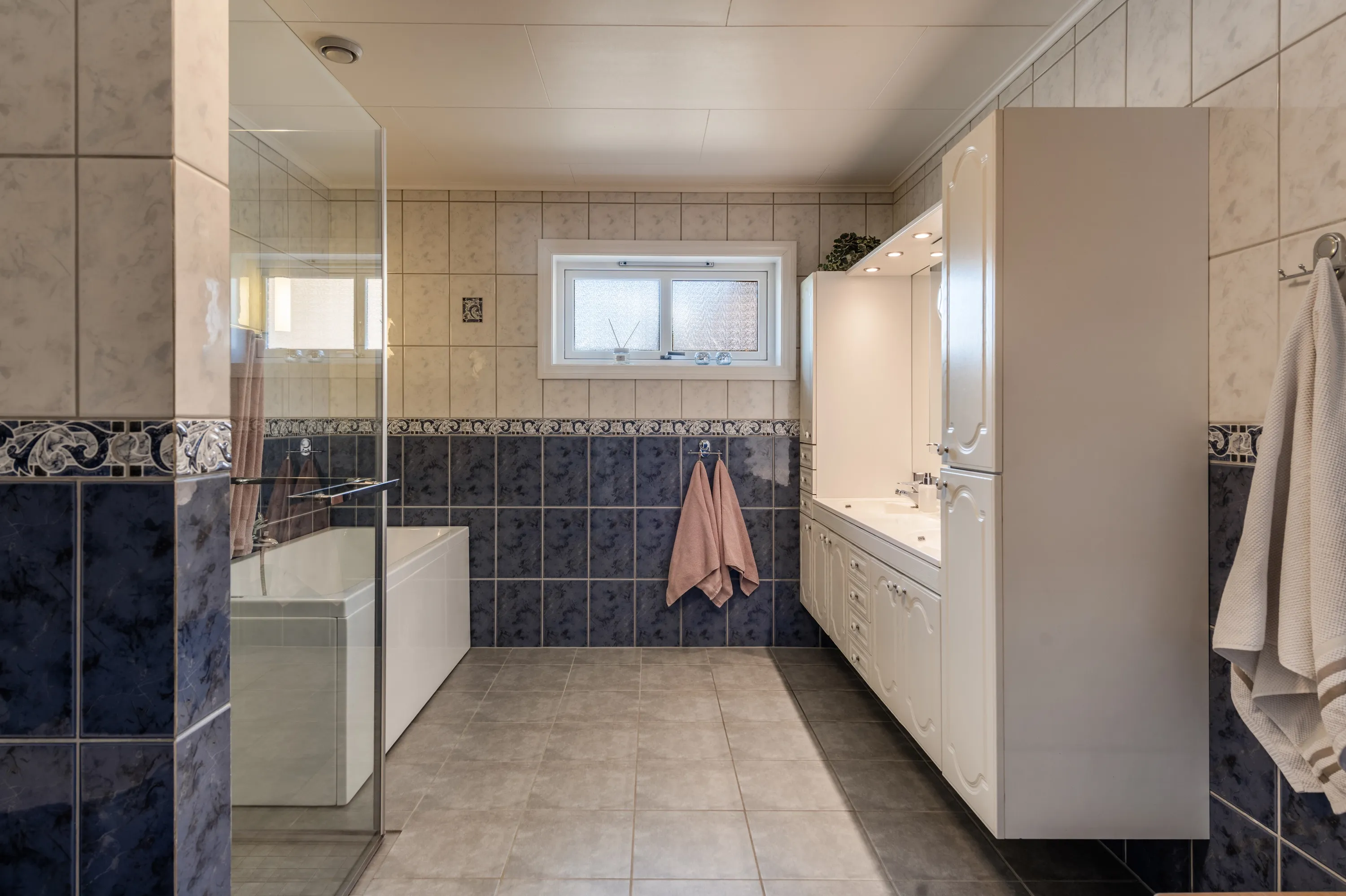 Spacious 8-Bedroom House in Nesbyen with Rental Potential and Expansive Garden - View image 36 of 87