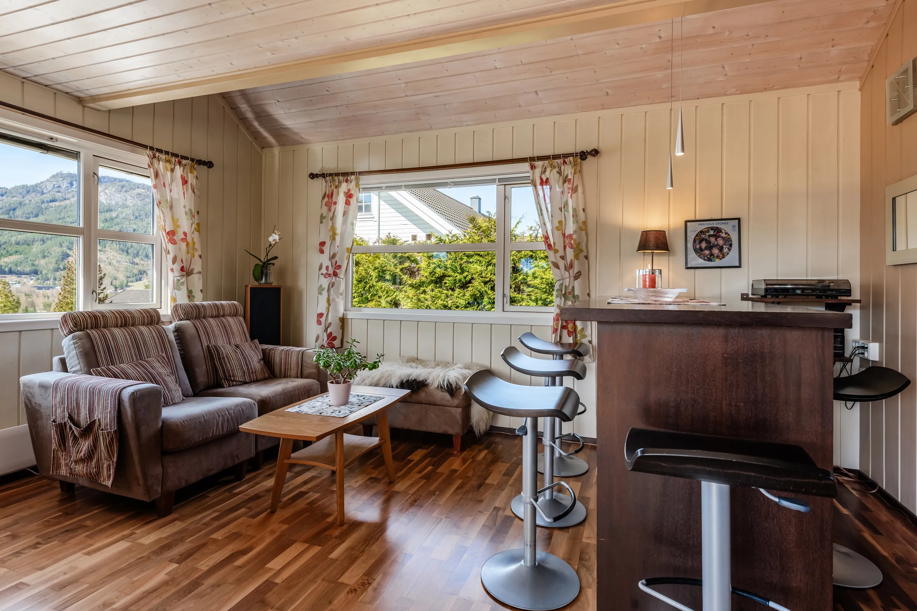 Spacious 8-Bedroom House in Nesbyen with Rental Potential and Expansive Garden - View image 46 of 87