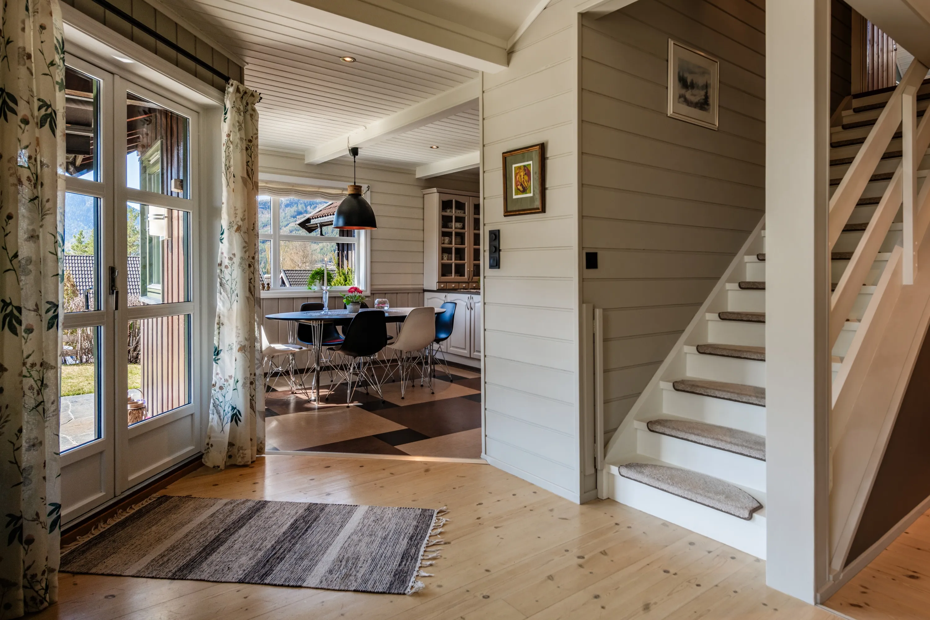 Spacious 8-Bedroom House in Nesbyen with Rental Potential and Expansive Garden - View image 55 of 87