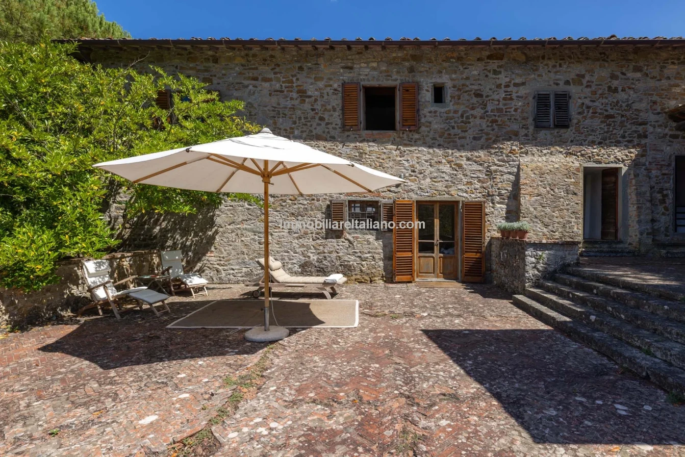 Spacious 5-Bedroom Farmhouse with Dual Living in Bucine, Tuscany - View image 24 of 50