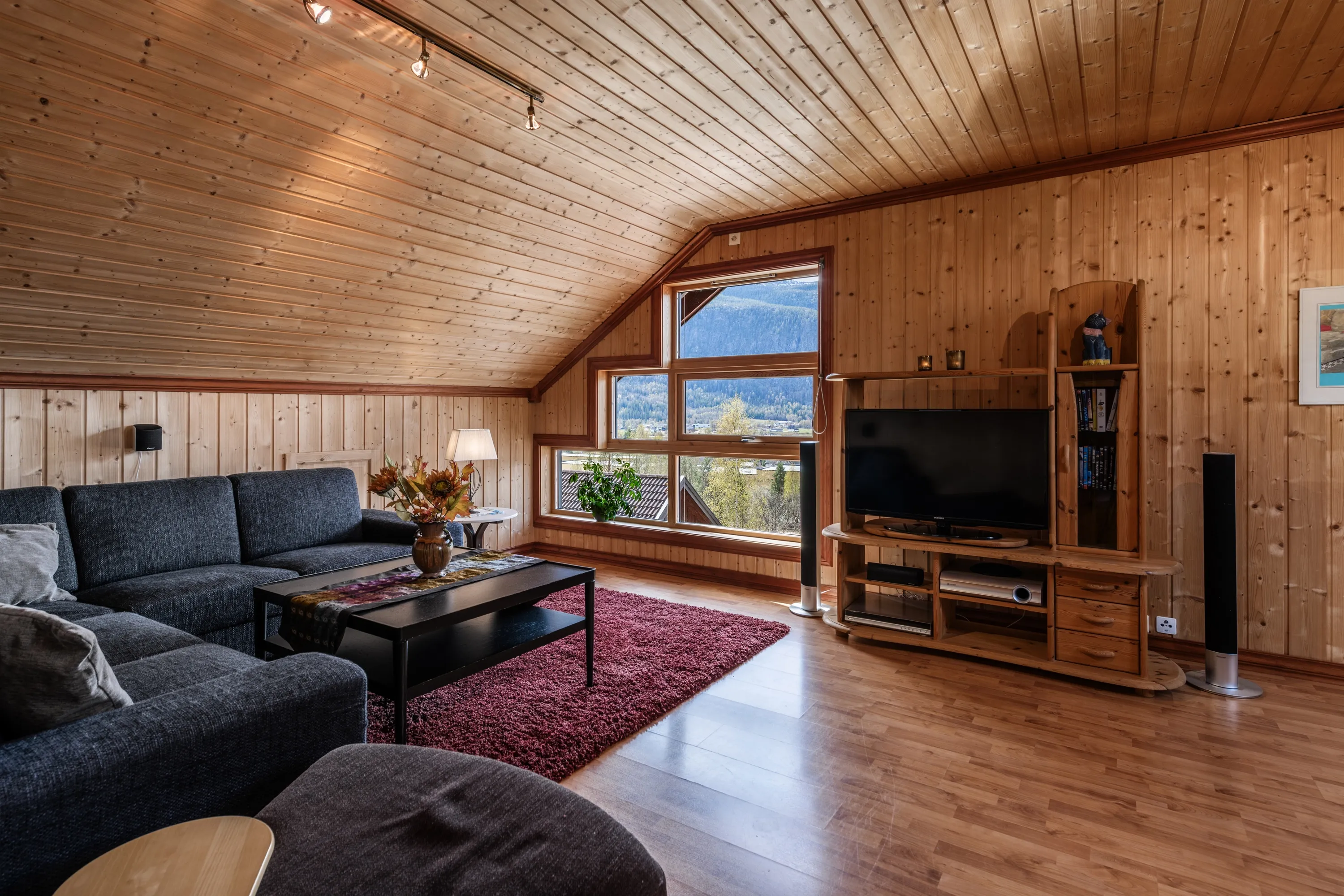 Spacious 8-Bedroom House in Nesbyen with Rental Potential and Expansive Garden - View image 57 of 87