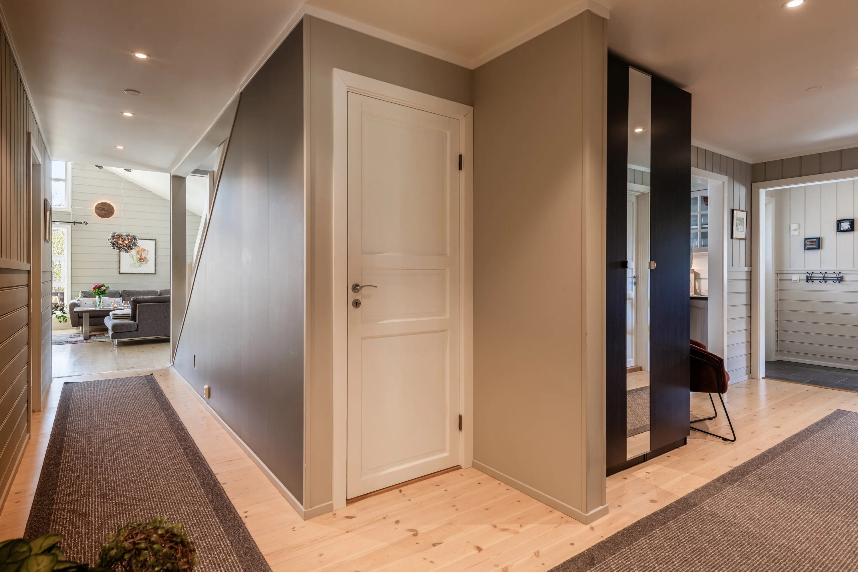 Spacious 8-Bedroom House in Nesbyen with Rental Potential and Expansive Garden - View image 67 of 87