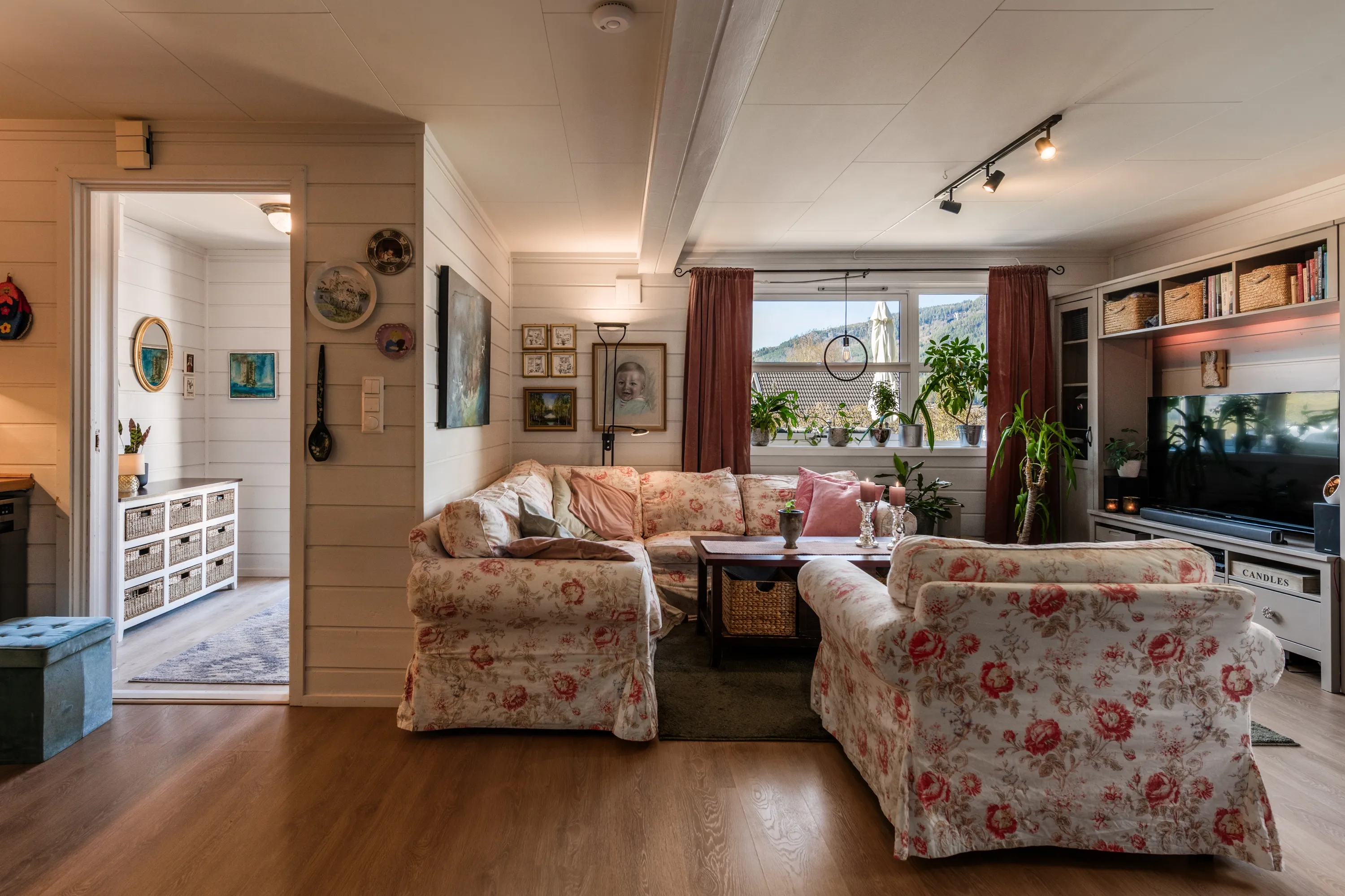 Spacious 8-Bedroom House in Nesbyen with Rental Potential and Expansive Garden - View image 76 of 87