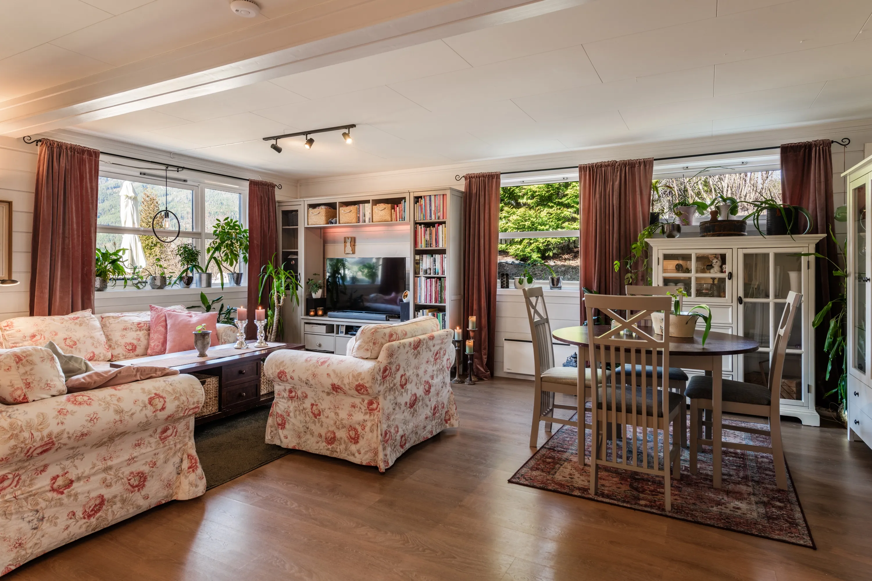 Spacious 8-Bedroom House in Nesbyen with Rental Potential and Expansive Garden - View image 77 of 87