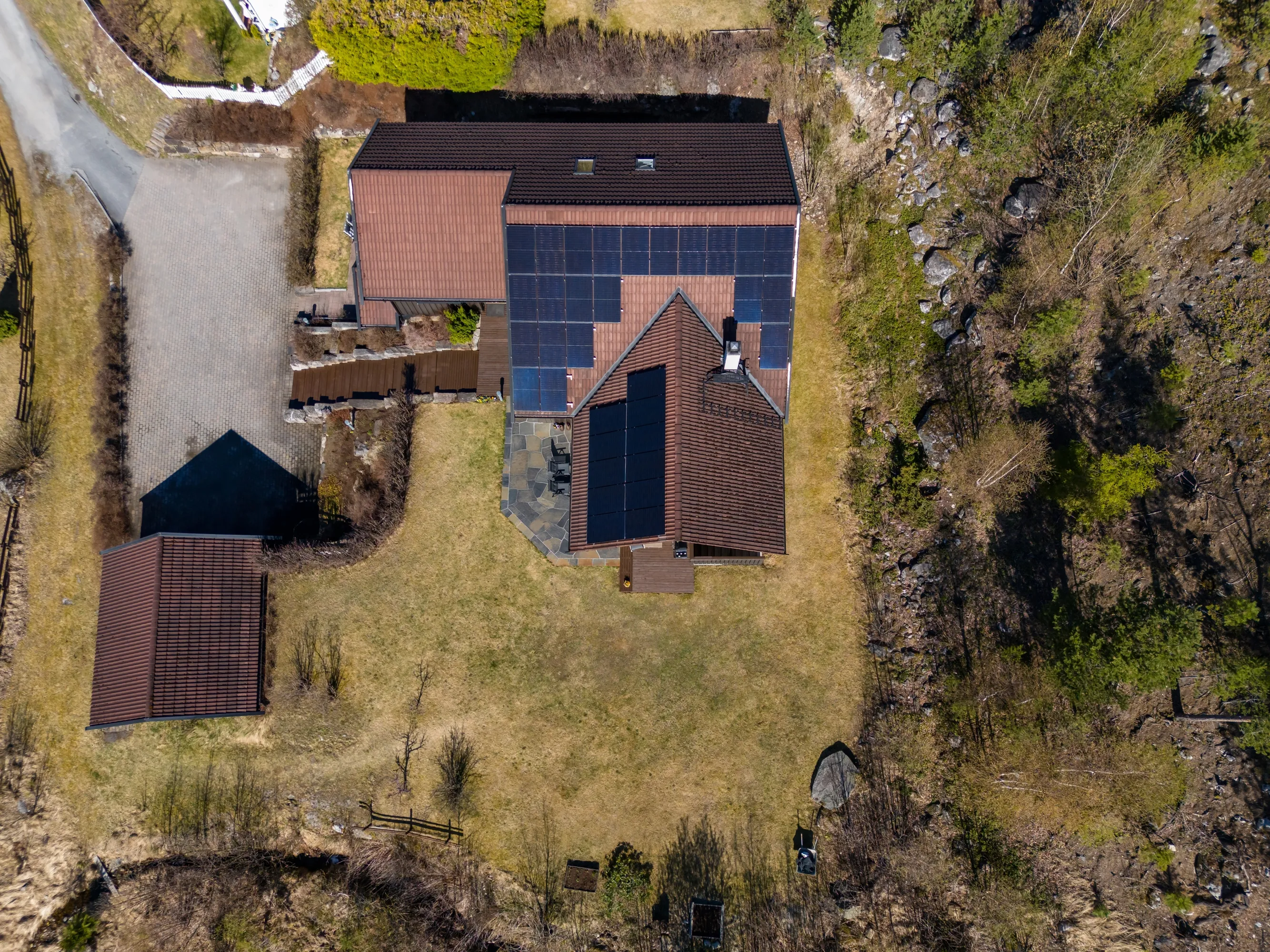 Spacious 8-Bedroom House in Nesbyen with Rental Potential and Expansive Garden - View image 85 of 87