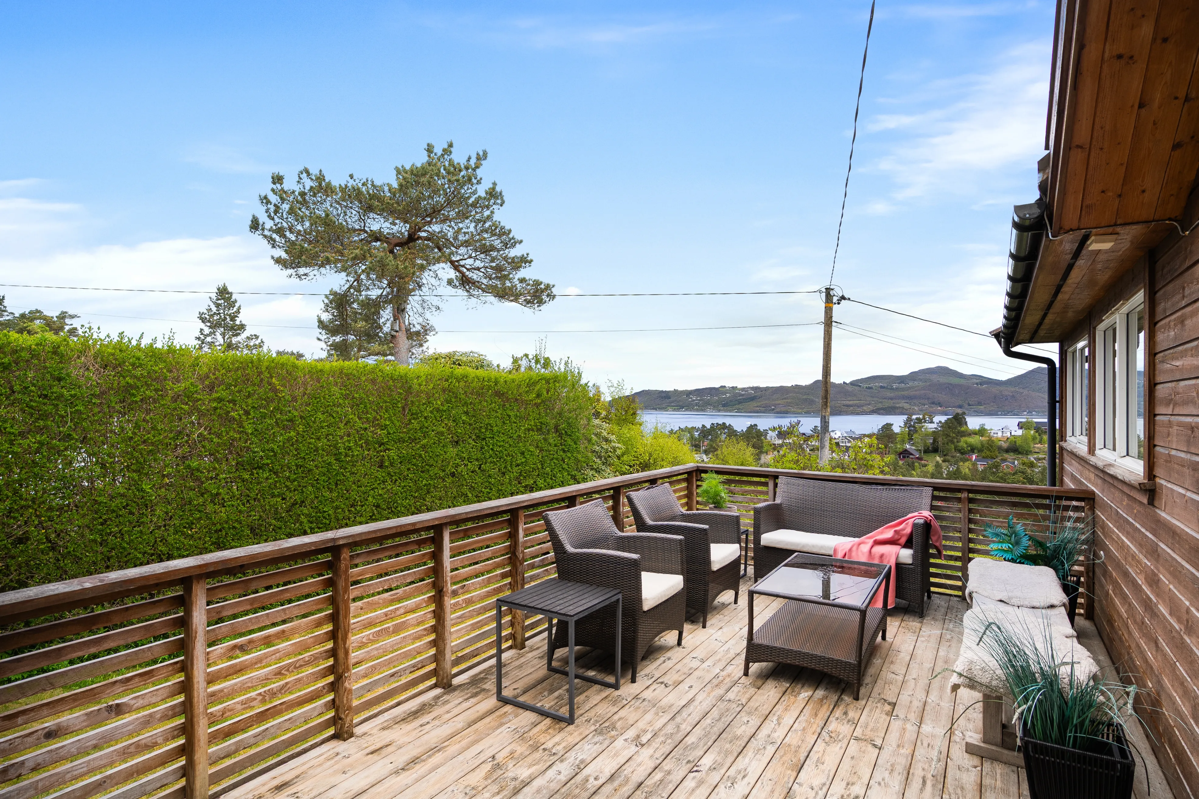 1950s Idse Cabin with Terrace Views Over Fjord and Easy Stavanger Access - View image 9 of 34