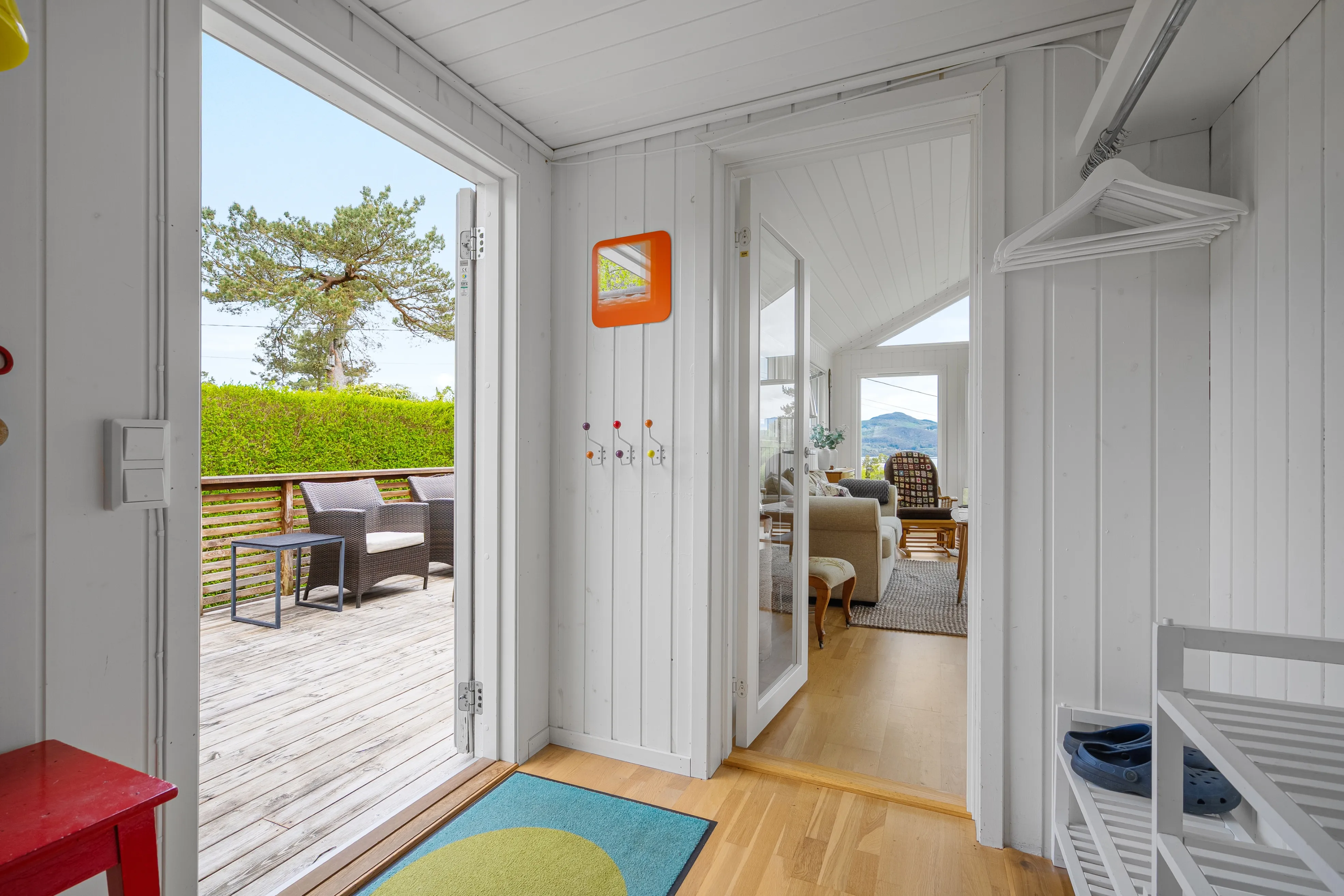 1950s Idse Cabin with Terrace Views Over Fjord and Easy Stavanger Access - View image 12 of 34