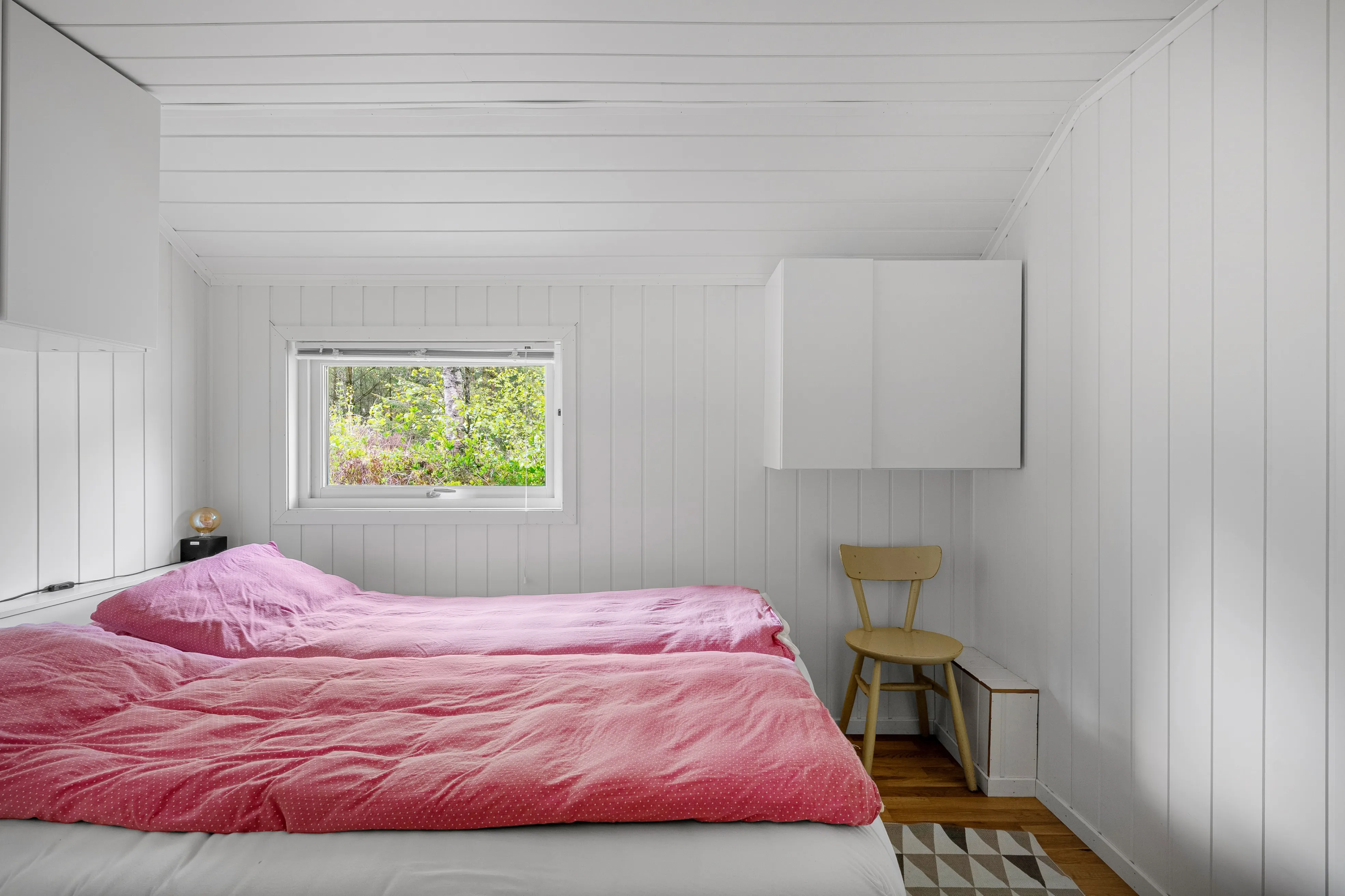 1950s Idse Cabin with Terrace Views Over Fjord and Easy Stavanger Access - View image 22 of 34
