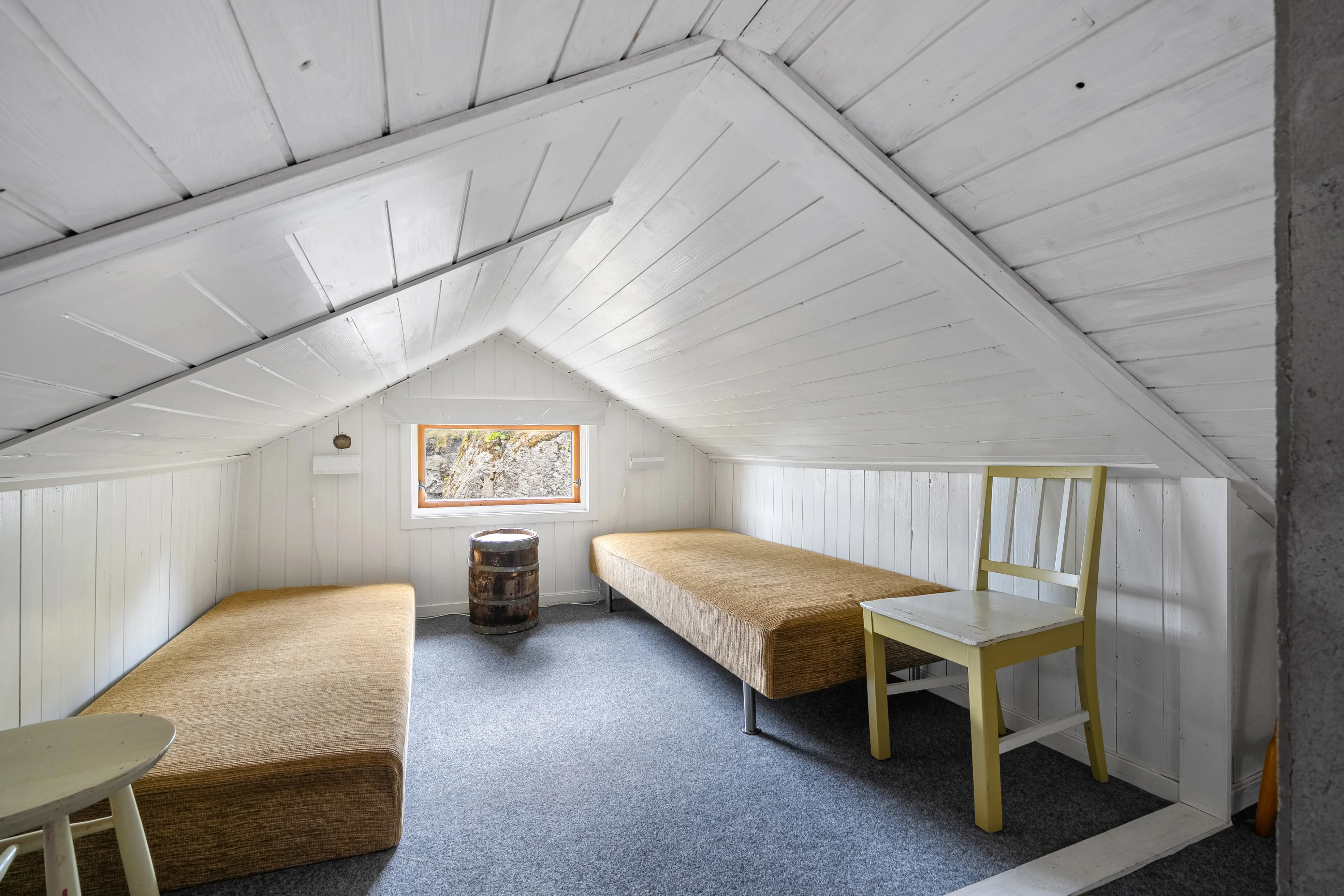 1950s Idse Cabin with Terrace Views Over Fjord and Easy Stavanger Access - View image 25 of 34